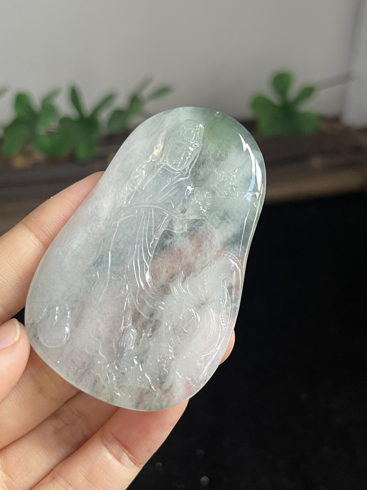 翡翠冰糯种飘绿吊坠