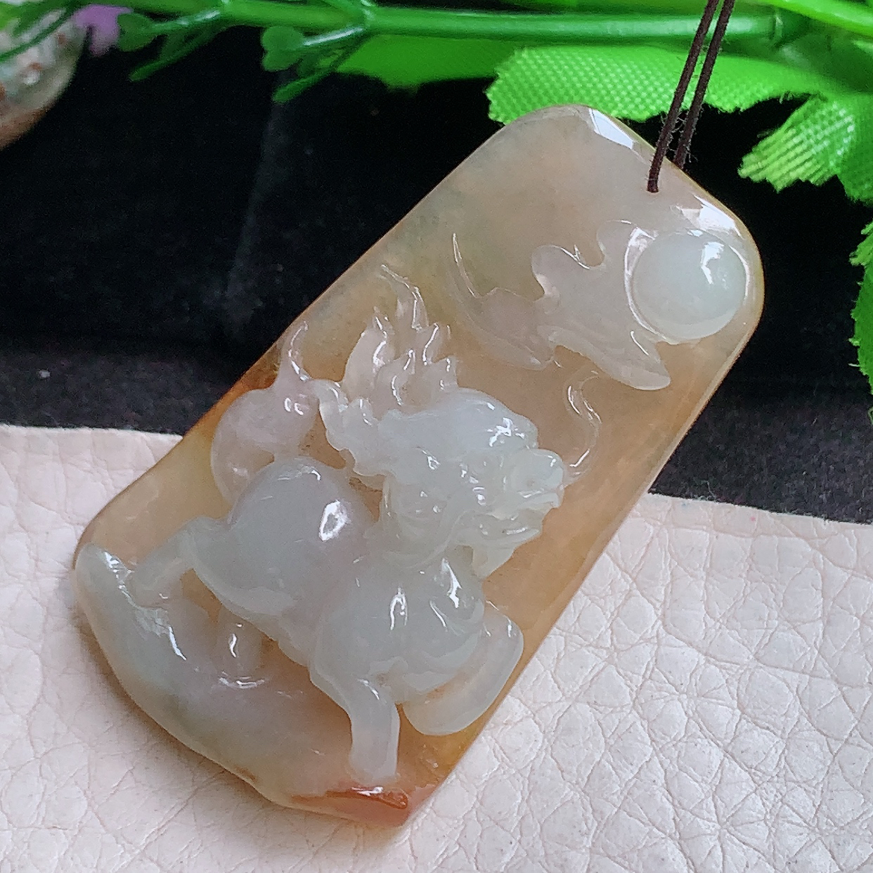 hx实拍49*30.5*10.6缅甸翡翠冰透黄翡精雕招财貔貅吊坠
