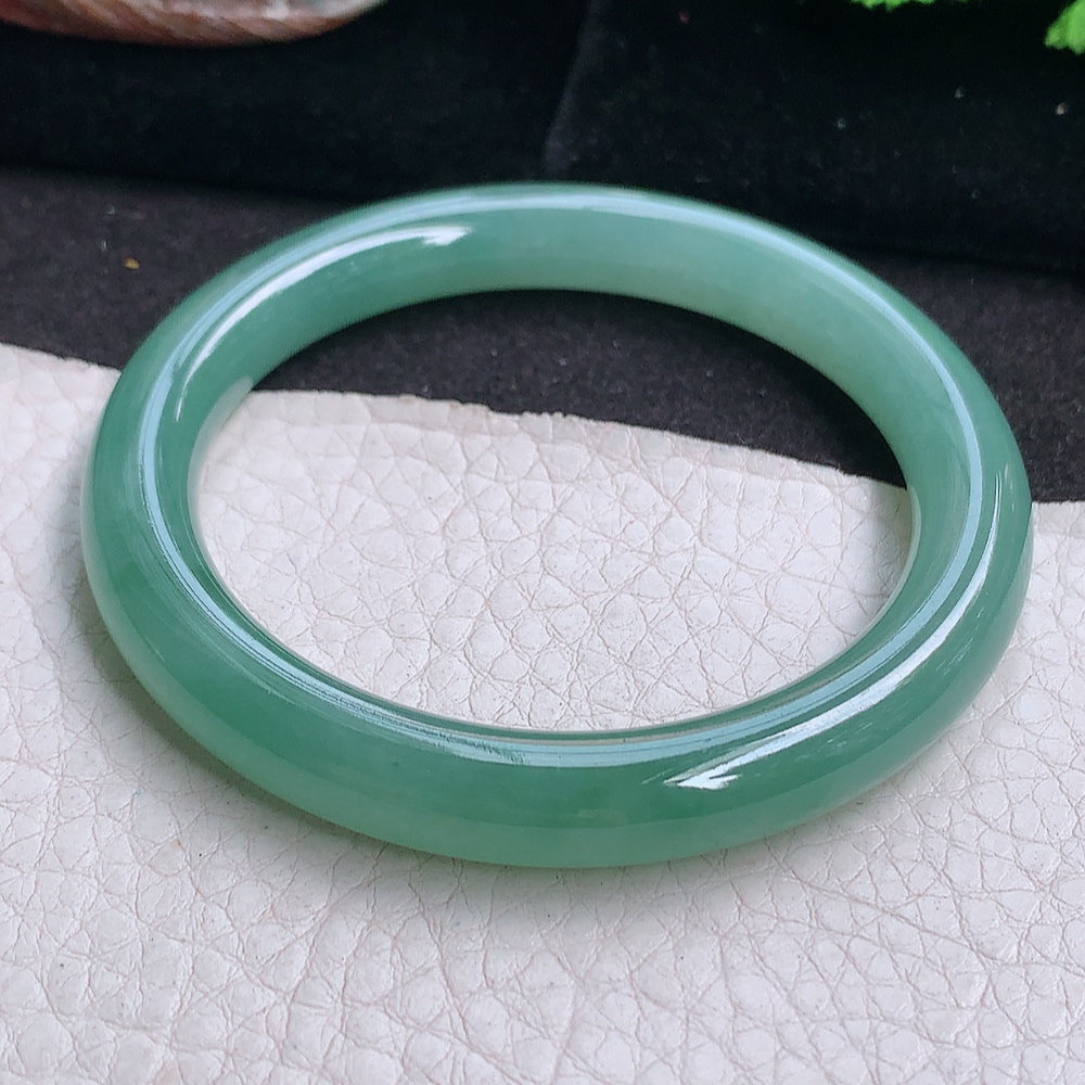 n小圈口52.5*8.5美人镯 缅甸翡翠a货玉手镯 晴绿胶感清秀圆条玉手环