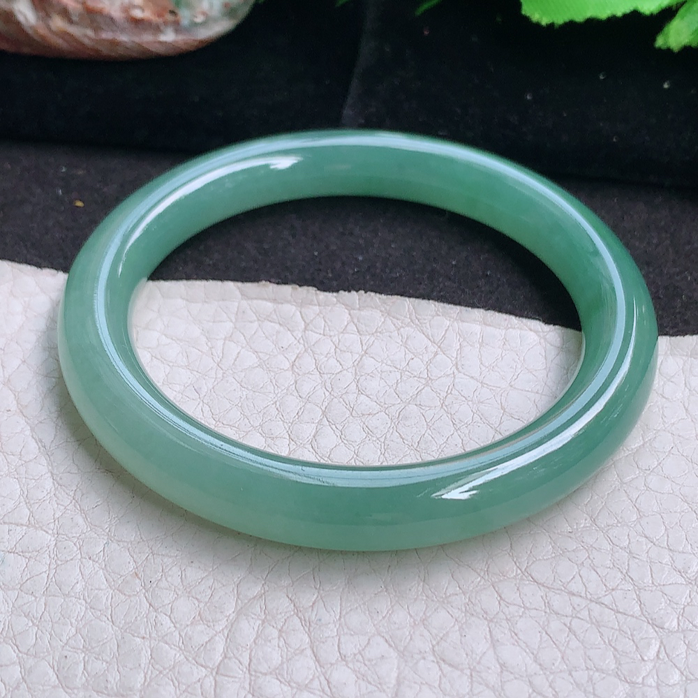n小圈口52.5*8.5美人镯 缅甸翡翠a货玉手镯 晴绿胶感清秀圆条玉手环