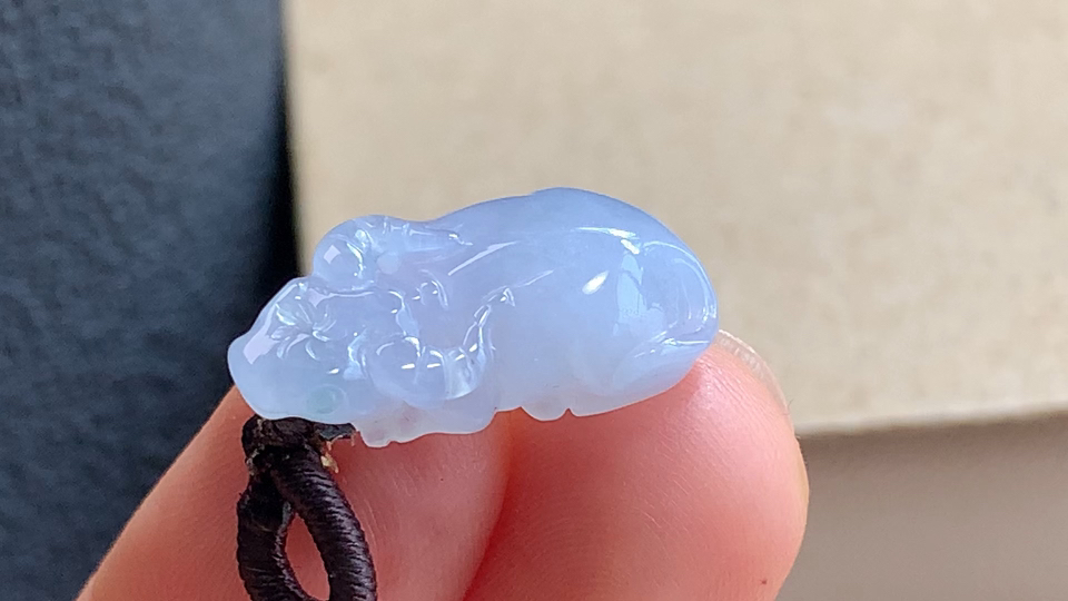 ️ 牛，尺寸20.2-11.4-5.2mm，包A附证书