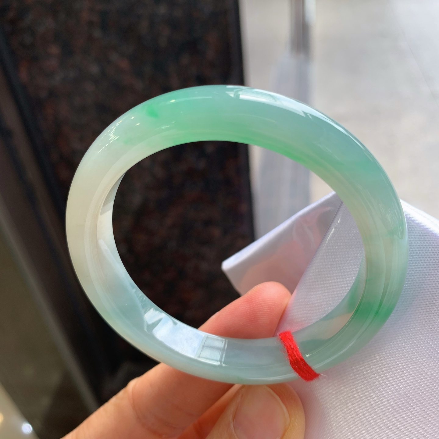 正圈飘绿 微细纹 尺寸：52.8/10/8 细腻