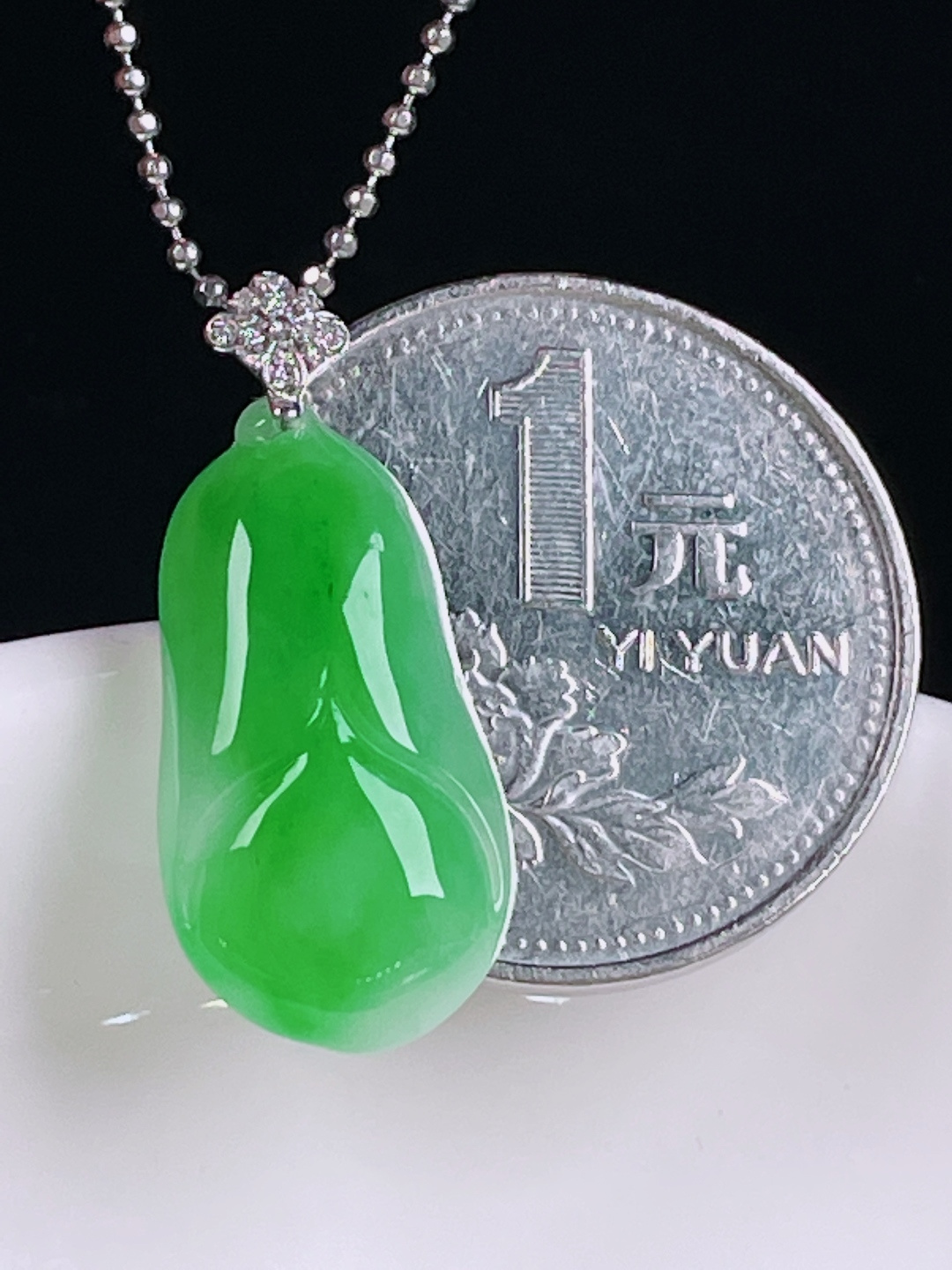 ️阳绿玉兰花，老种起光，细底通透，尺寸：27/12/5mm0611