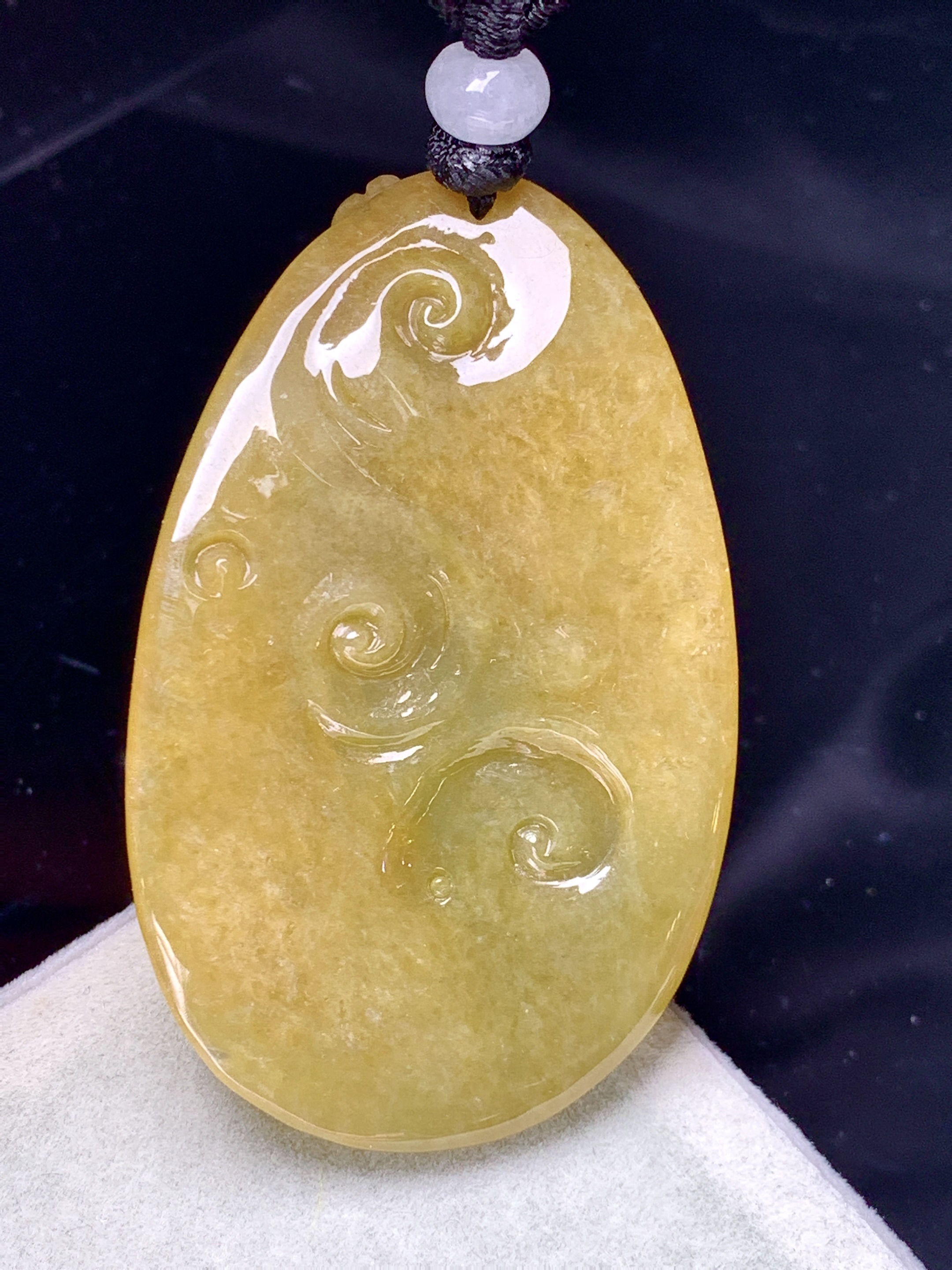 黄翡貔貅吊坠 玉质细腻 色泽艳丽清新 整体尺寸55.2*34.8*11.2 L1