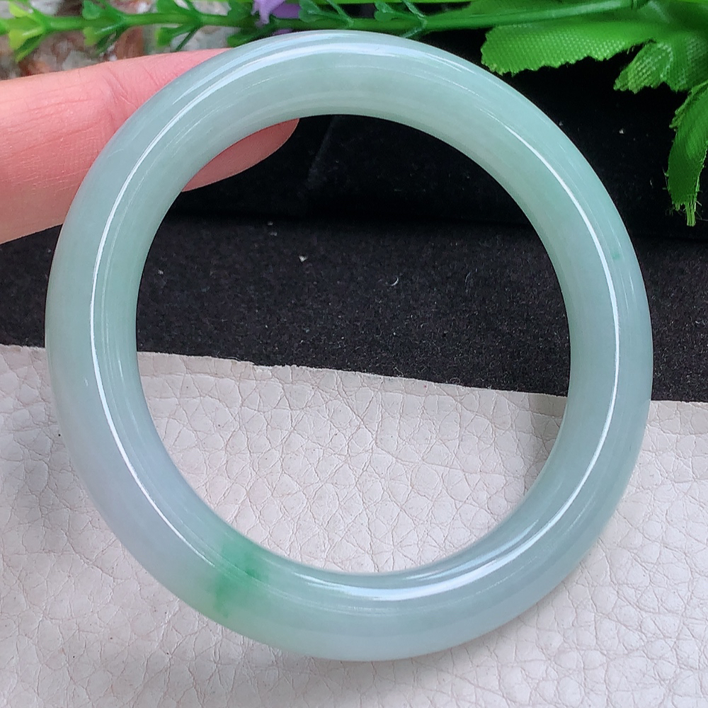 n小圈口52.5*9.3美人镯 缅甸翡翠a货玉手镯 清新胶感飘绿圆条玉手环