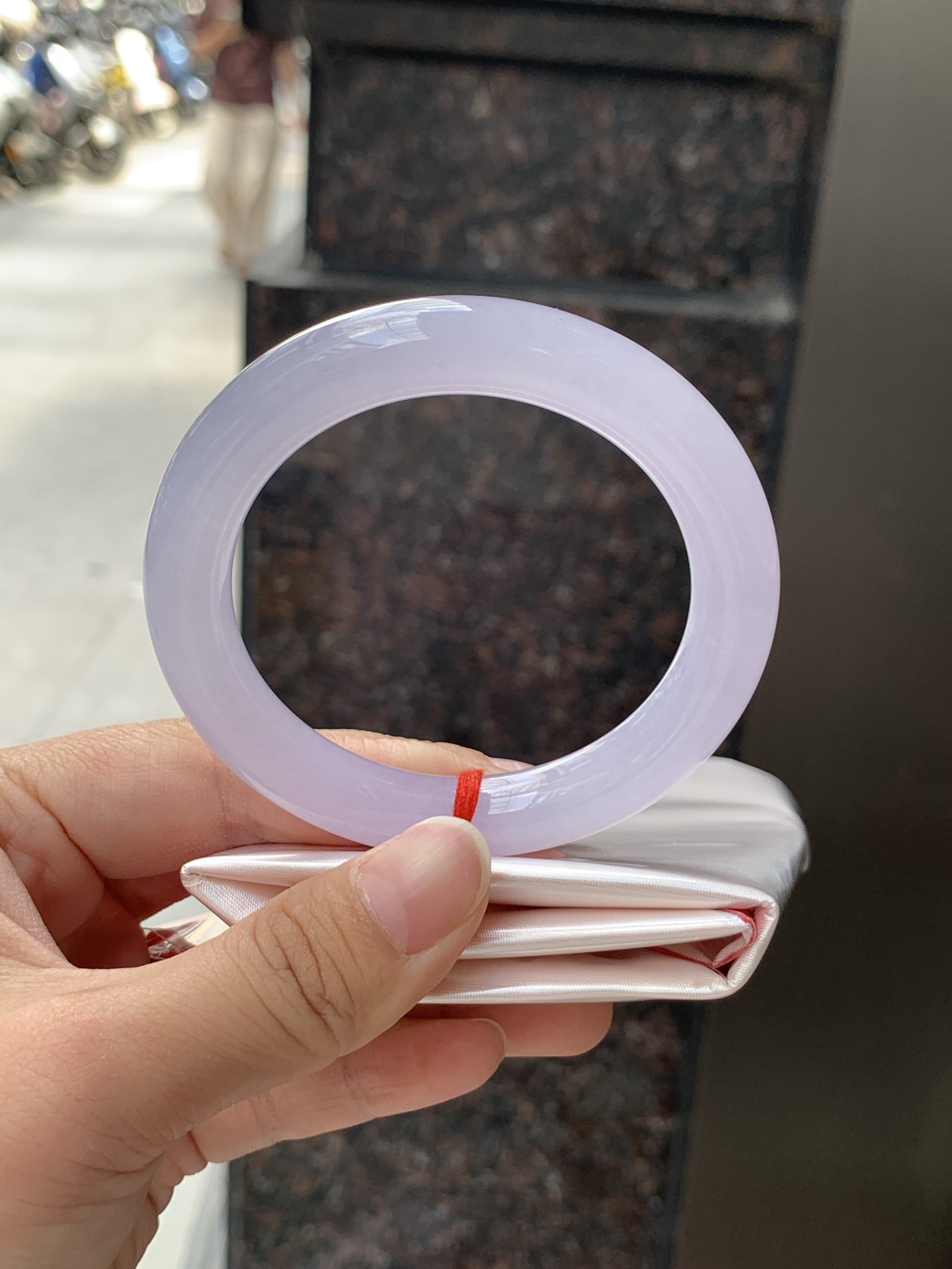 冰紫圆条 54.7-10.5-10 0611-N970 打灯棉线，底妆冰润细腻，种水很好，渐变冰紫底色很均匀，小仙女镯一枚