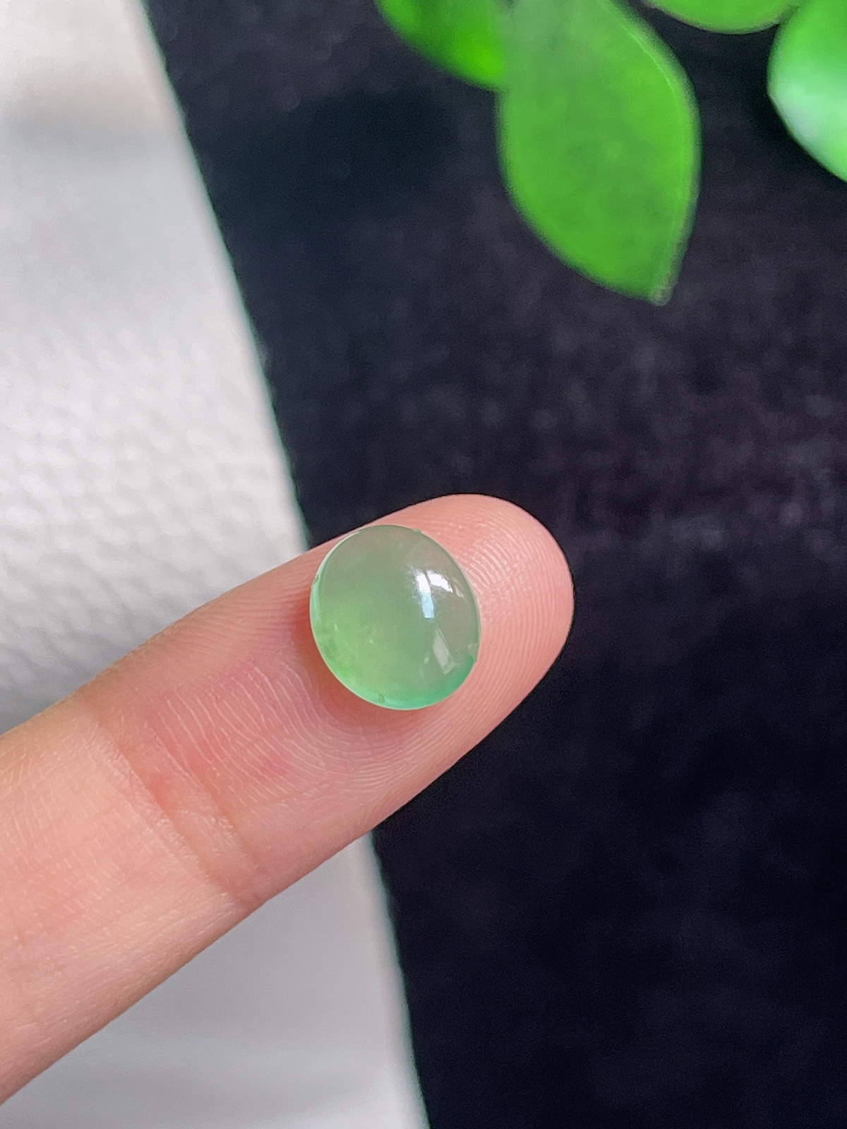 翡翠冰种浅绿色戒面