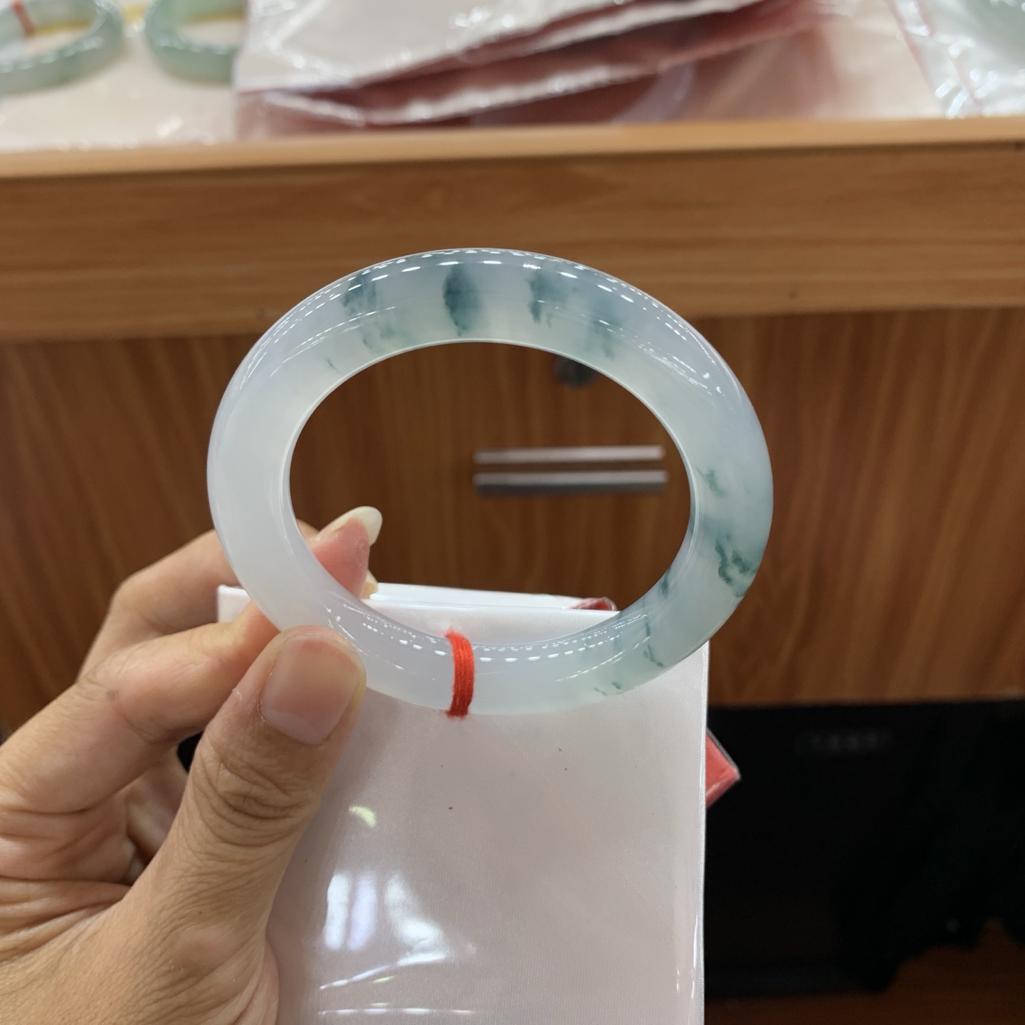 飘花圆条翡翠手镯 52.8-10.5-10.2
