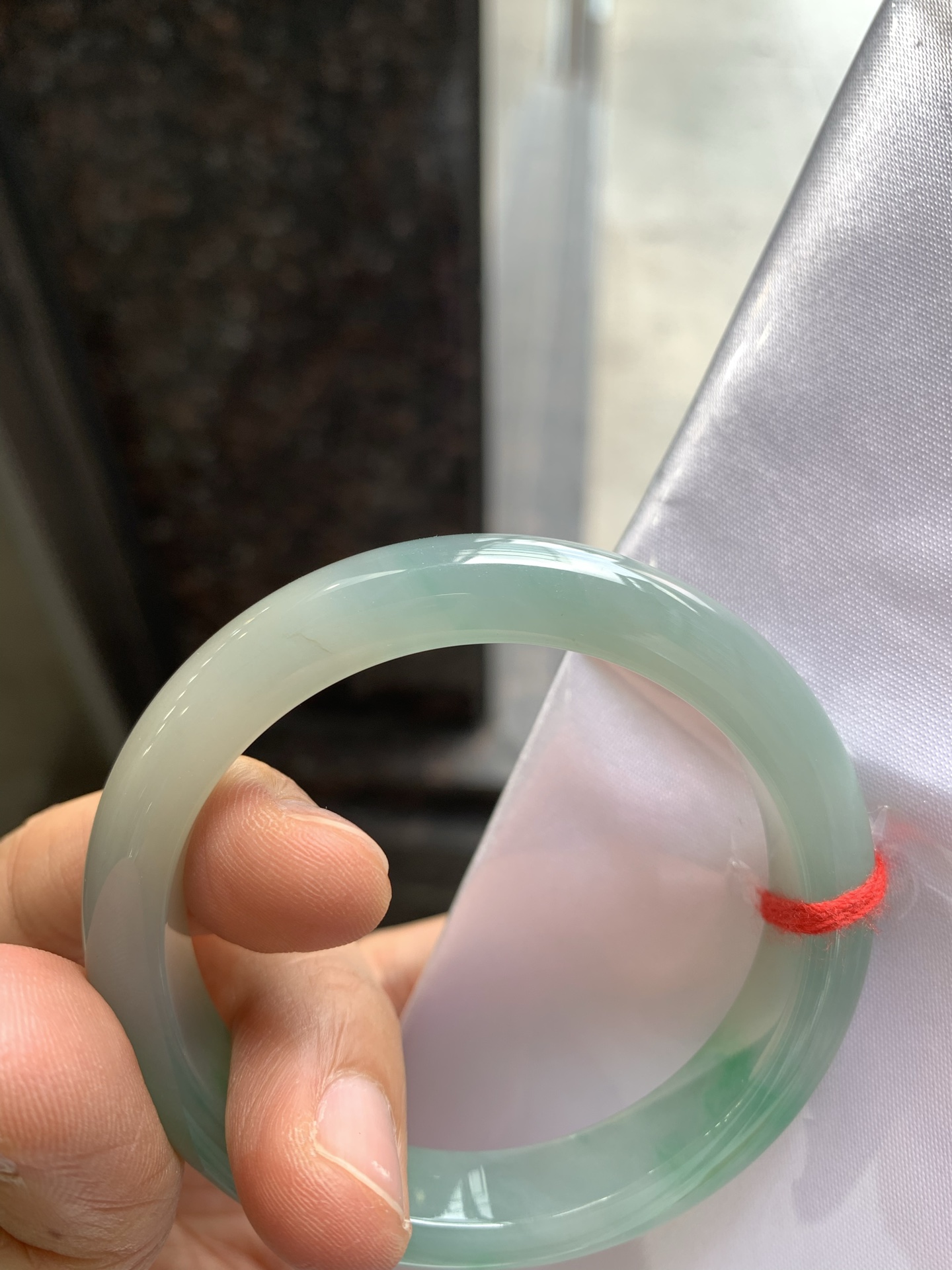 正圈飘绿 微细纹 尺寸：52.8/10/8 细腻