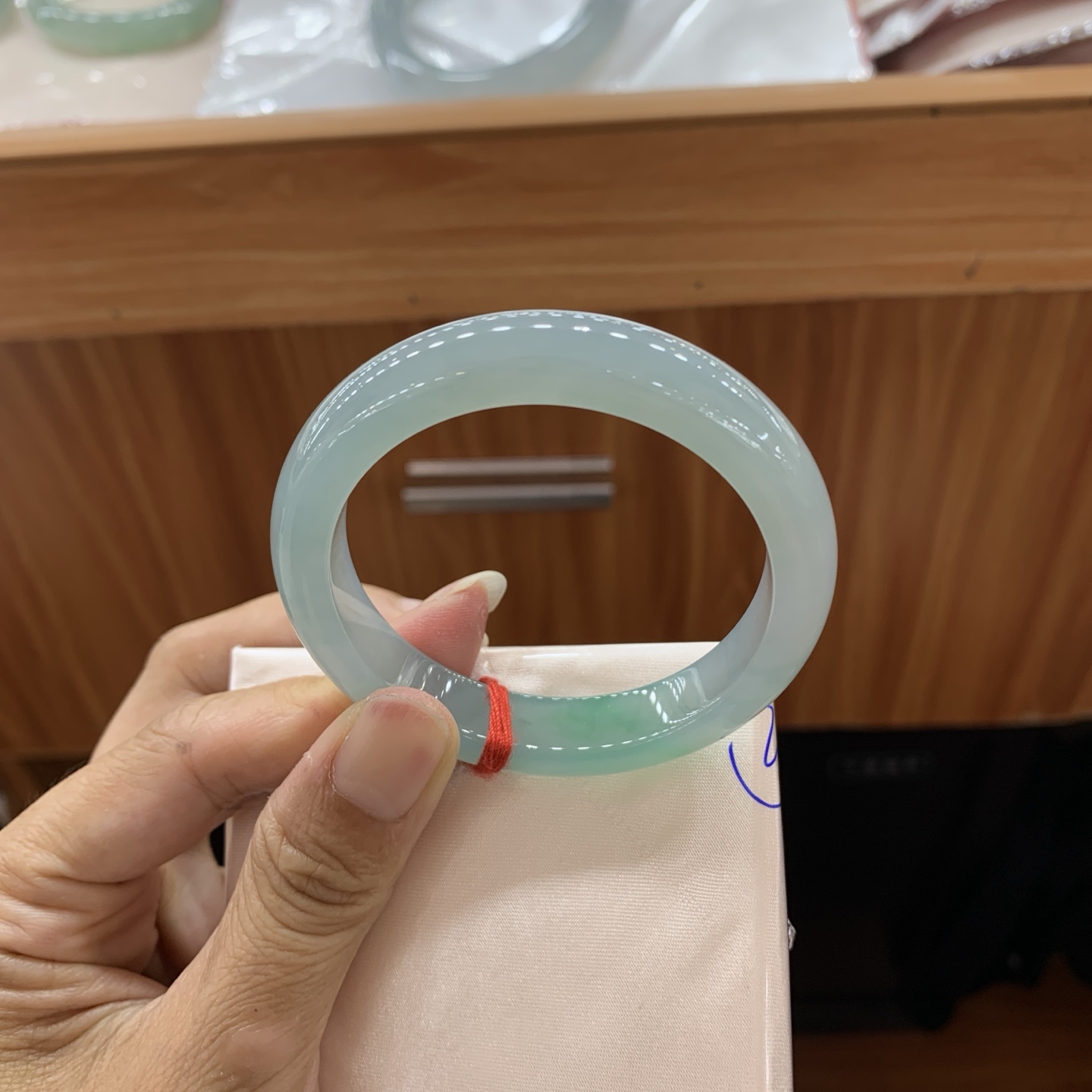 060921CK 飘绿正圈小圈口翡翠手镯 50.5-10.6-7.9