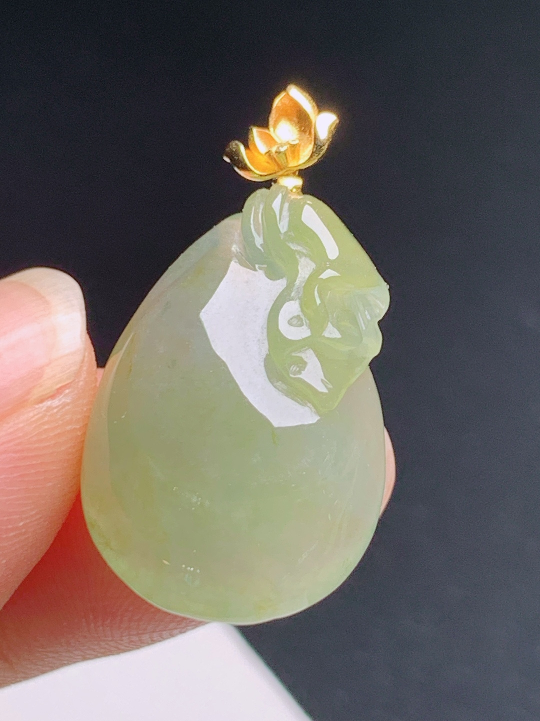 冰黄翡福瓜吊坠，色润冰透雕工圆润，18K金莲花扣头添彩 整体29.5 530609