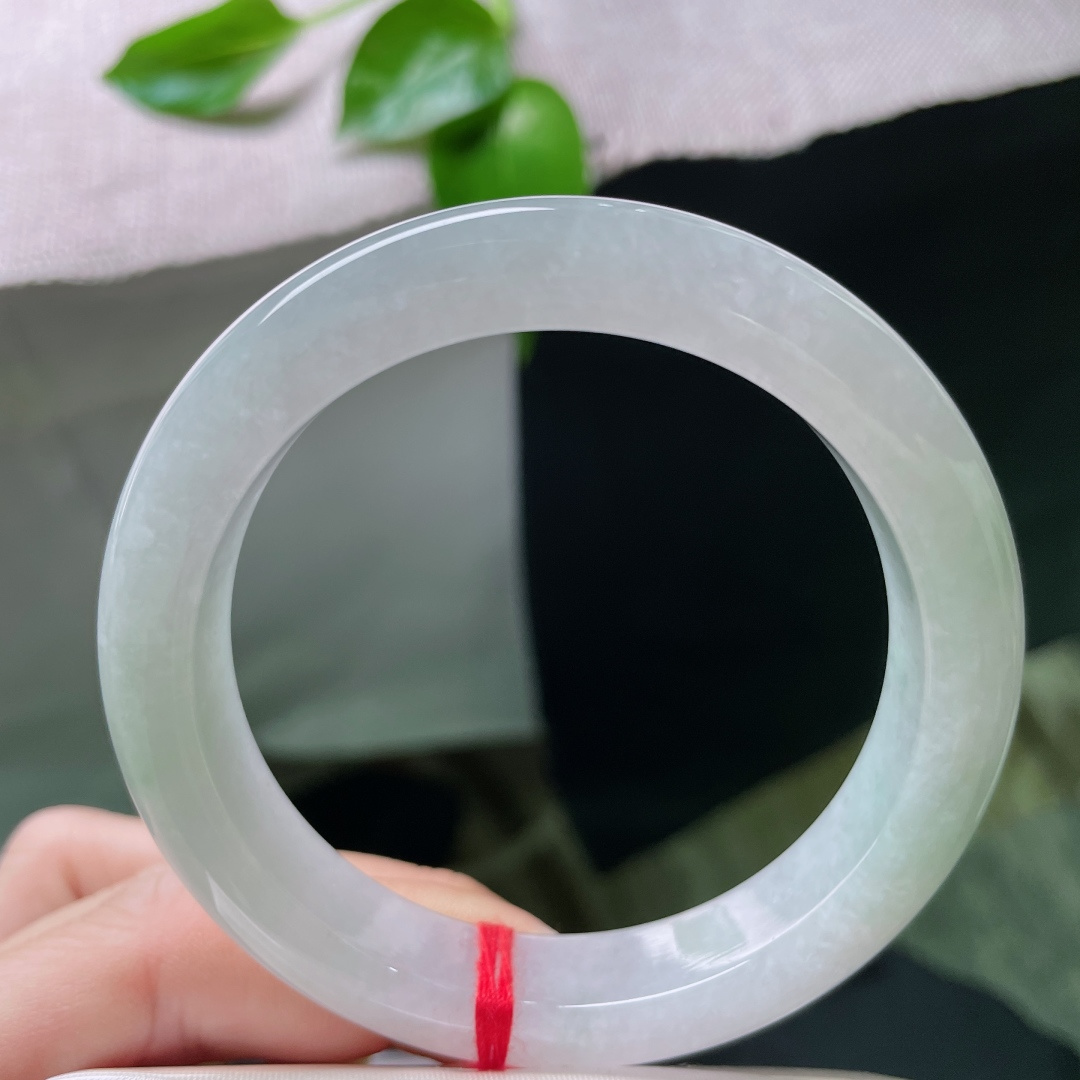 56.6/12.1/8.9，淡绿底正圈，气质自扬，不争不抢却自有风骨。有棉线，ss52786a