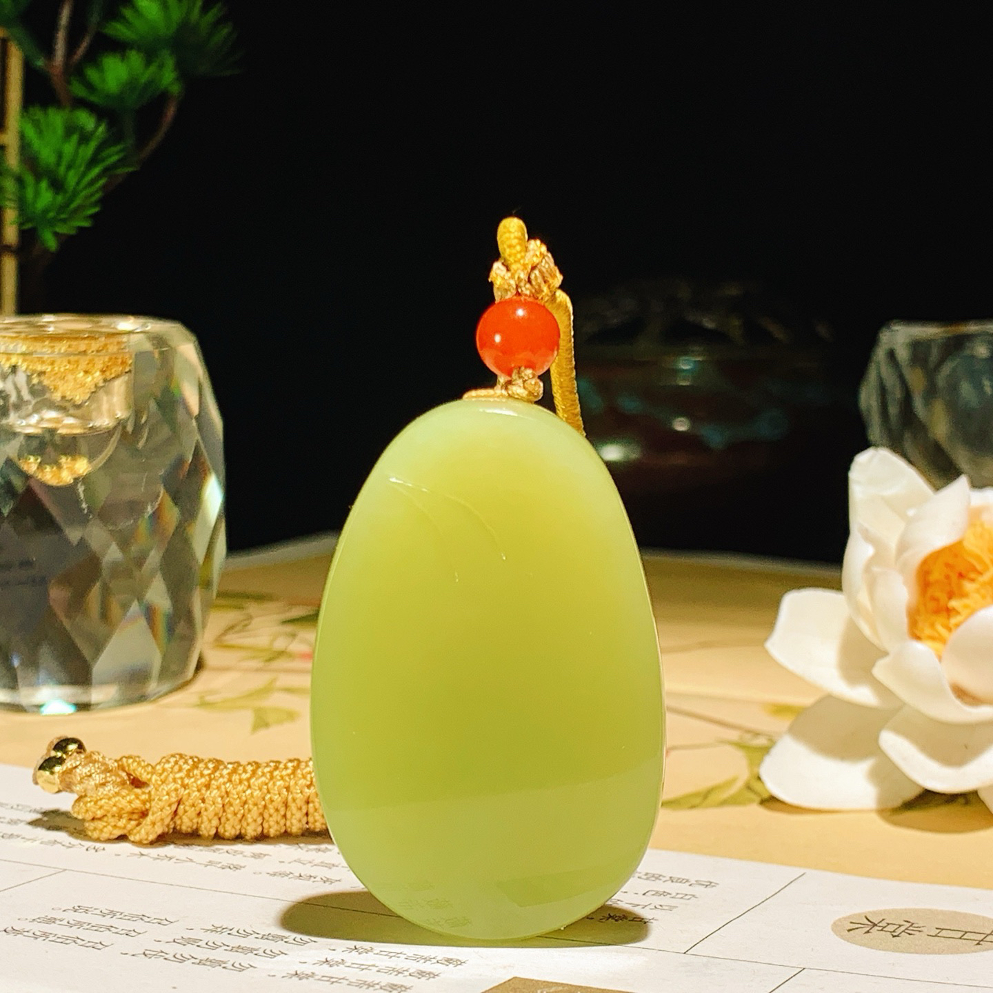新疆和田玉若羌黄口佛引福来挂件！尺寸45/30/13重35.5克 玉质细腻油润 底色纯净 脂粉好，品质好。lt260611
