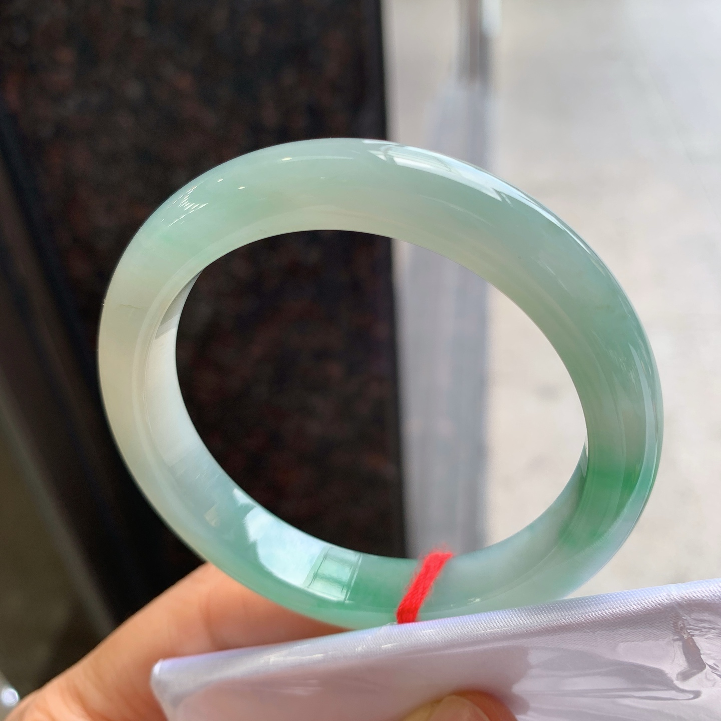 正圈飘绿 微细纹 尺寸：52.8/10/8 细腻