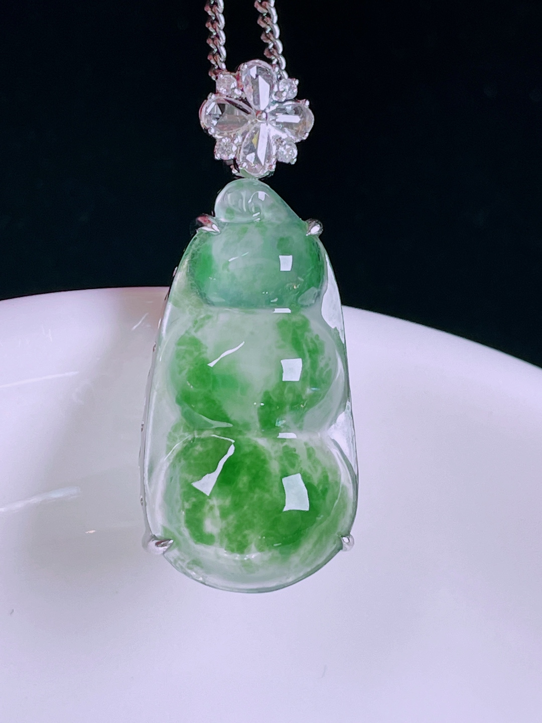 冰绿福豆，老种起光，细底通透，尺寸：31.5/13/7mm0612