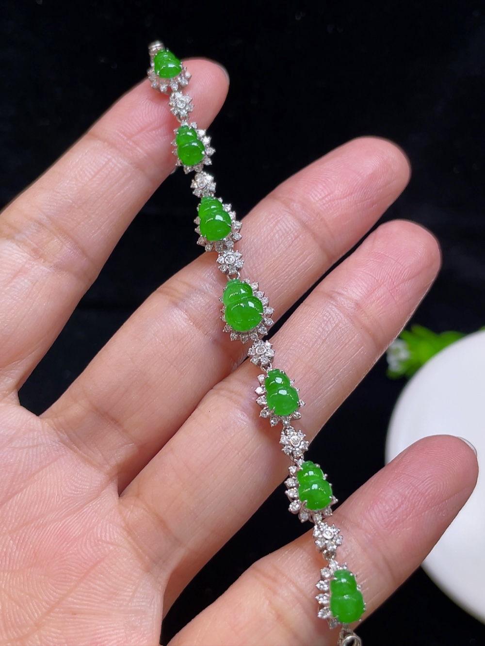 ️【冰种阳绿，葫芦手链】大件饱满，通透水润，玉质细腻，翠色鲜艳，18k金奢华钻石镶嵌️，7.7-