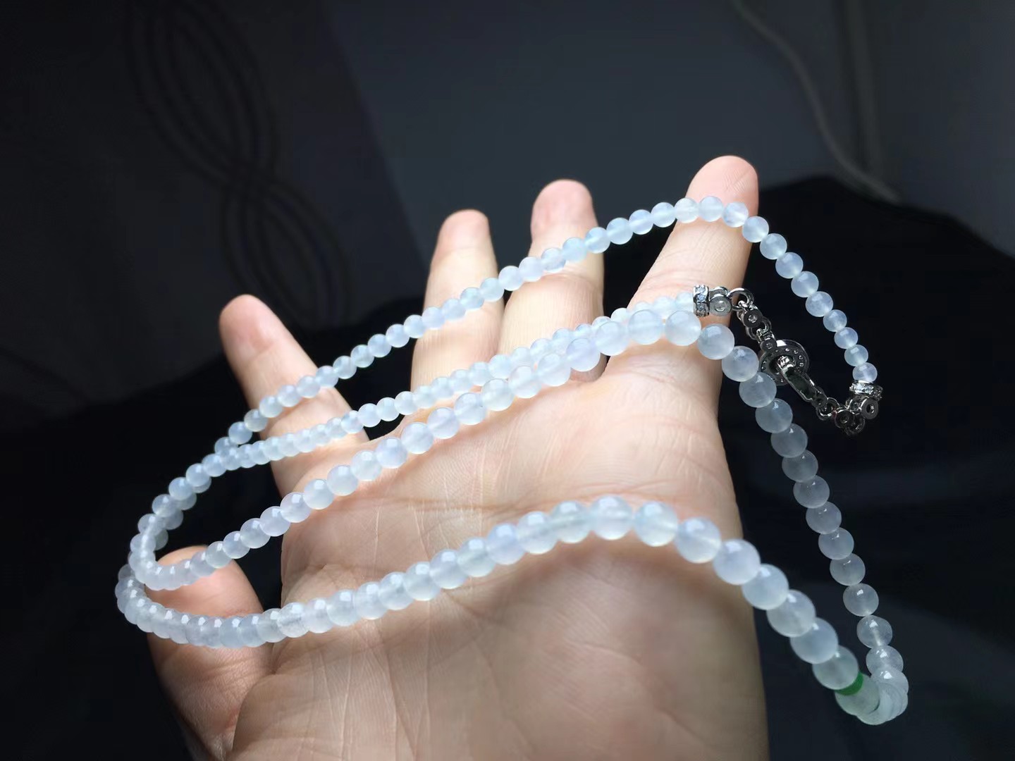 冰种珠链，卡5.2～3.9mm，148颗，种好，玉质细腻，均匀，通透，颗颗精选