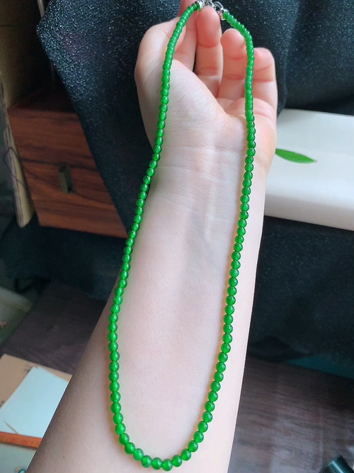 ️ 满绿珠链，尺寸取一2.4mm，包A附证书