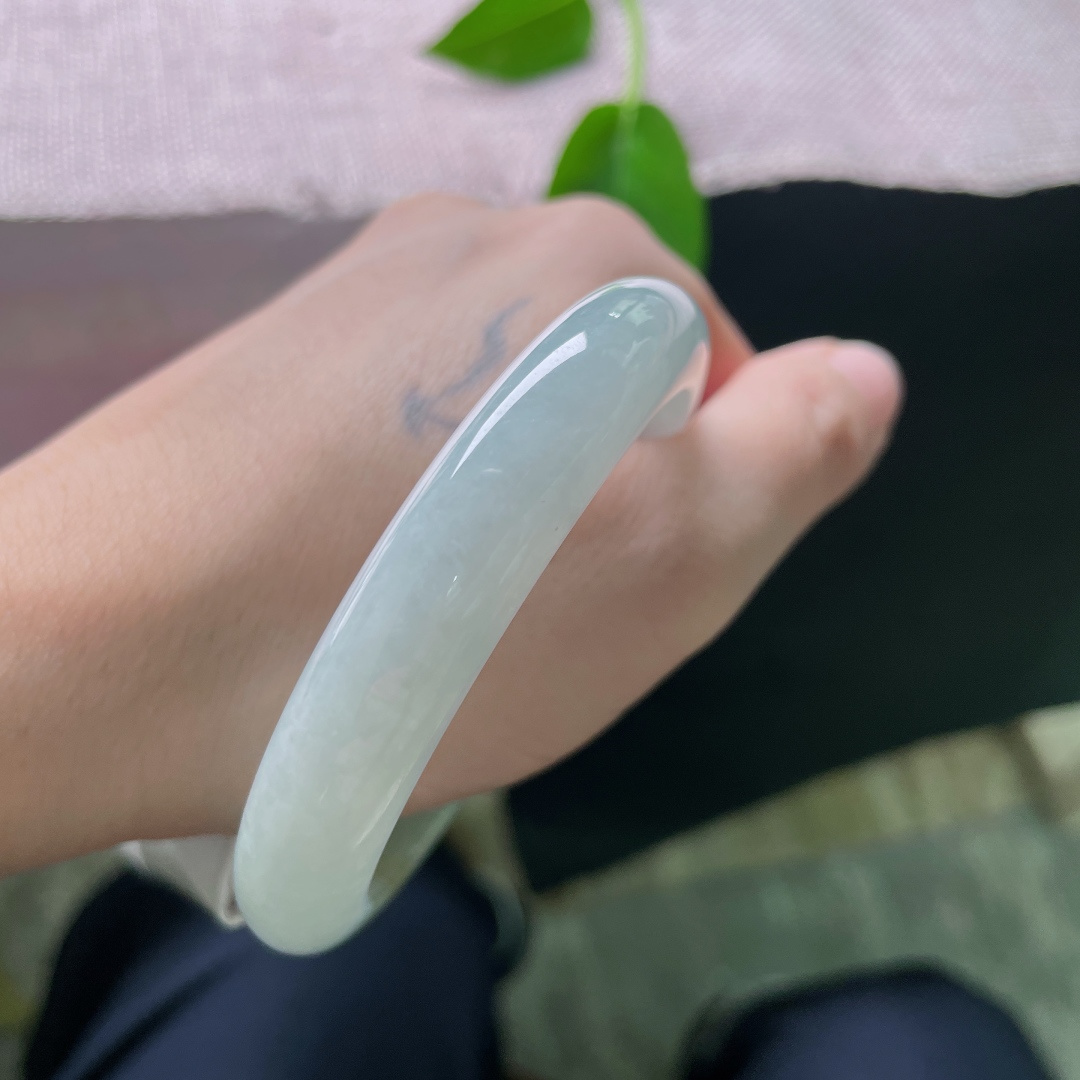 绿底正圈，水润细腻，温婉可人，贵气，有纹，ss54078a