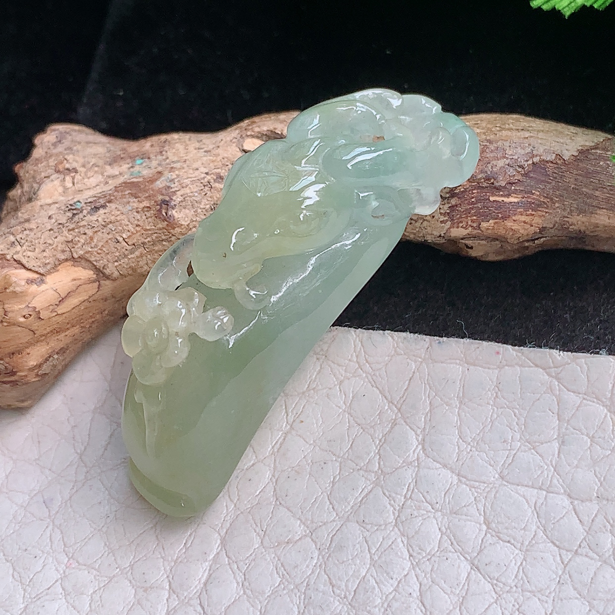 hx实拍42*10*13缅甸翡翠冰透黄翡福禄有财手牌 梅花鹿吊坠