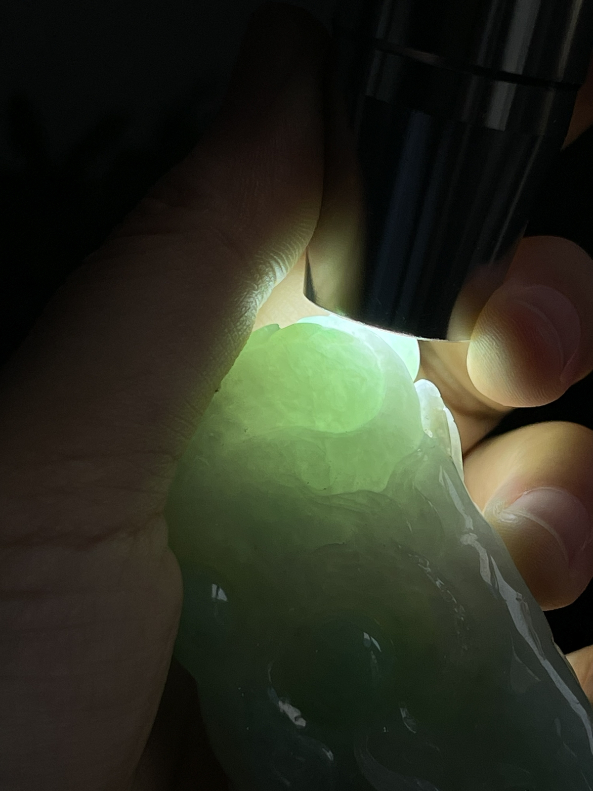 翡翠糯化种飘绿吊坠
