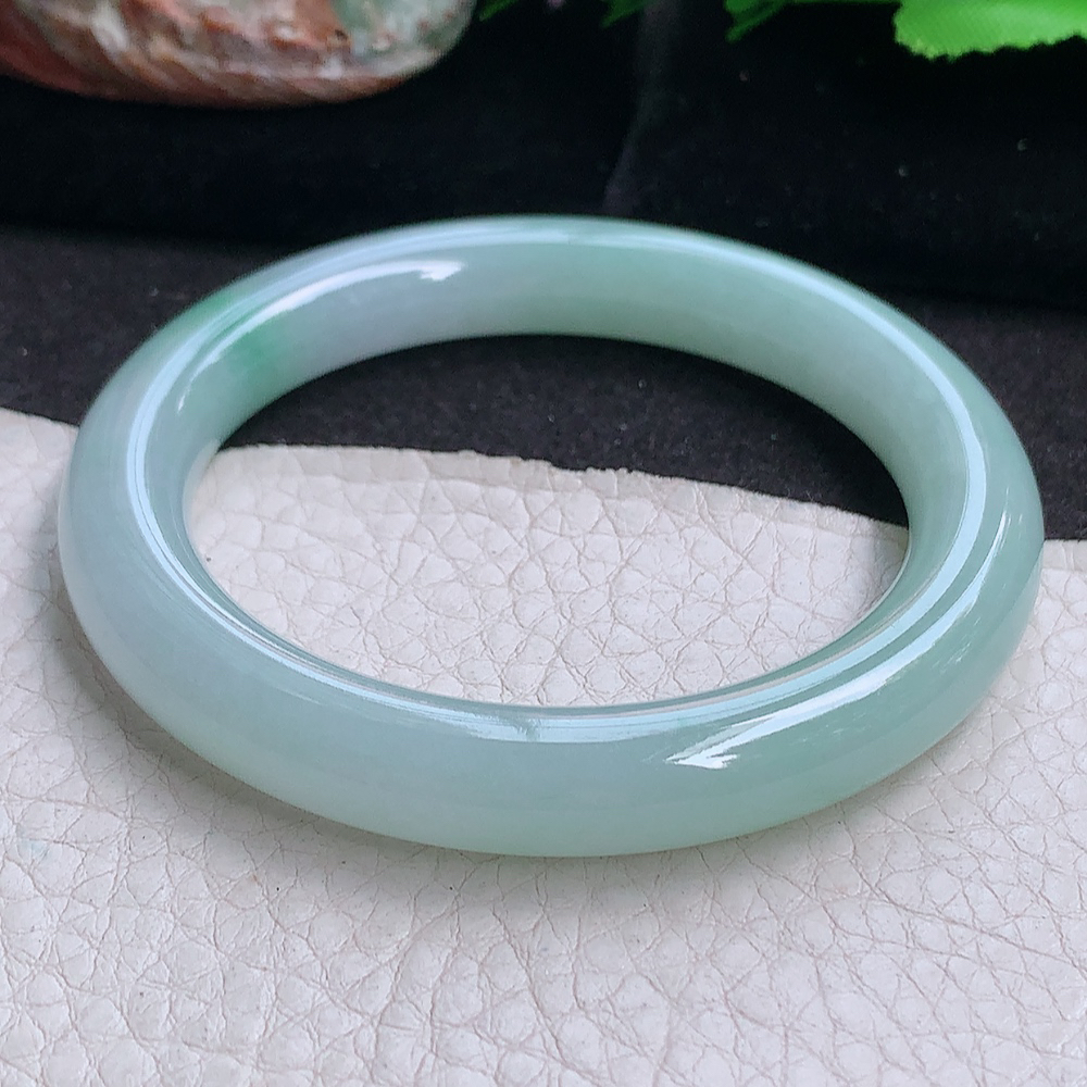 n小圈口52.5*9.3美人镯 缅甸翡翠a货玉手镯 清新胶感飘绿圆条玉手环