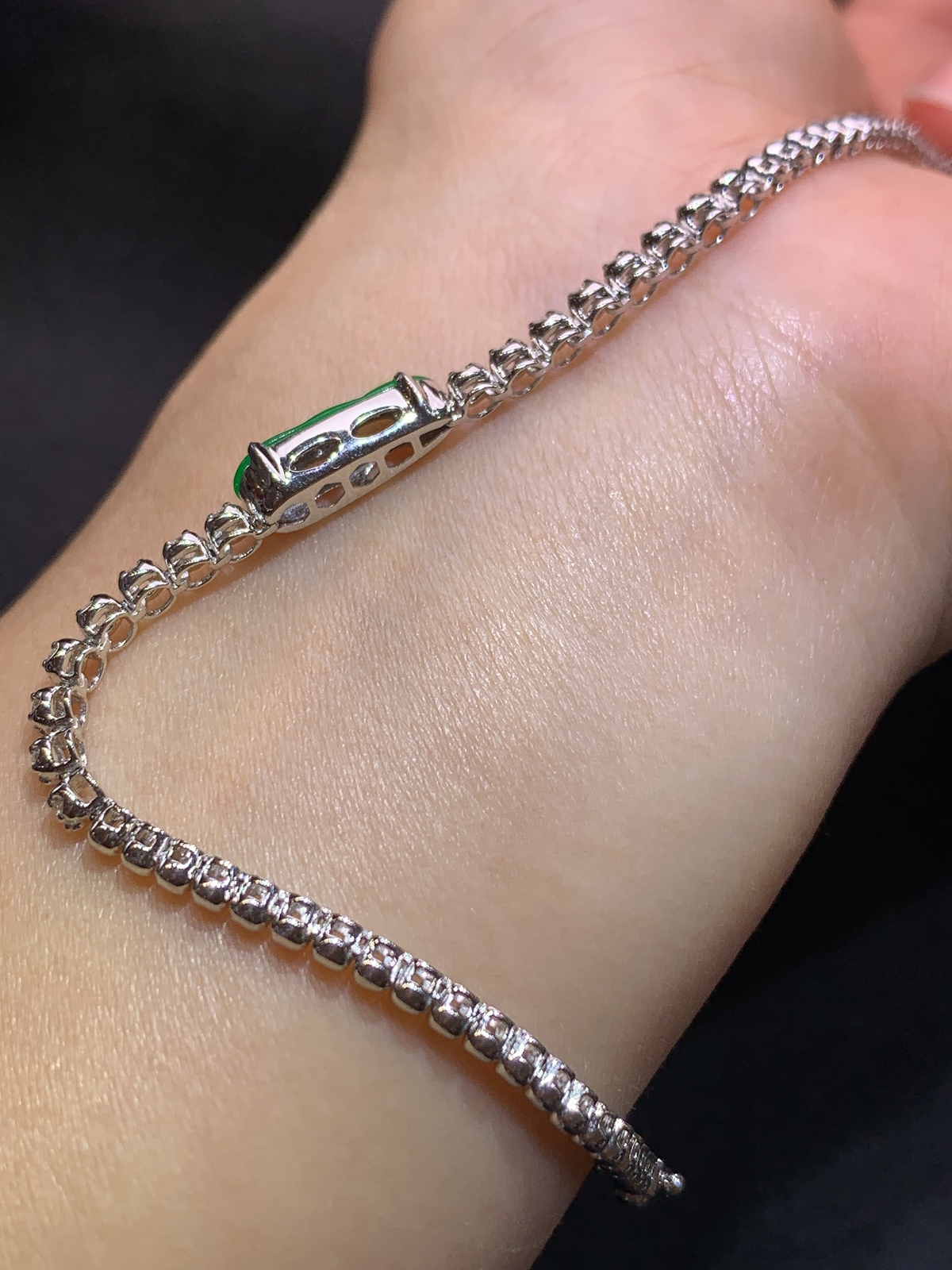 冰阳绿福豆手链，18k金镶嵌，简约时尚，冰润色阳，种水足，尺寸13.8*4.3*2 001