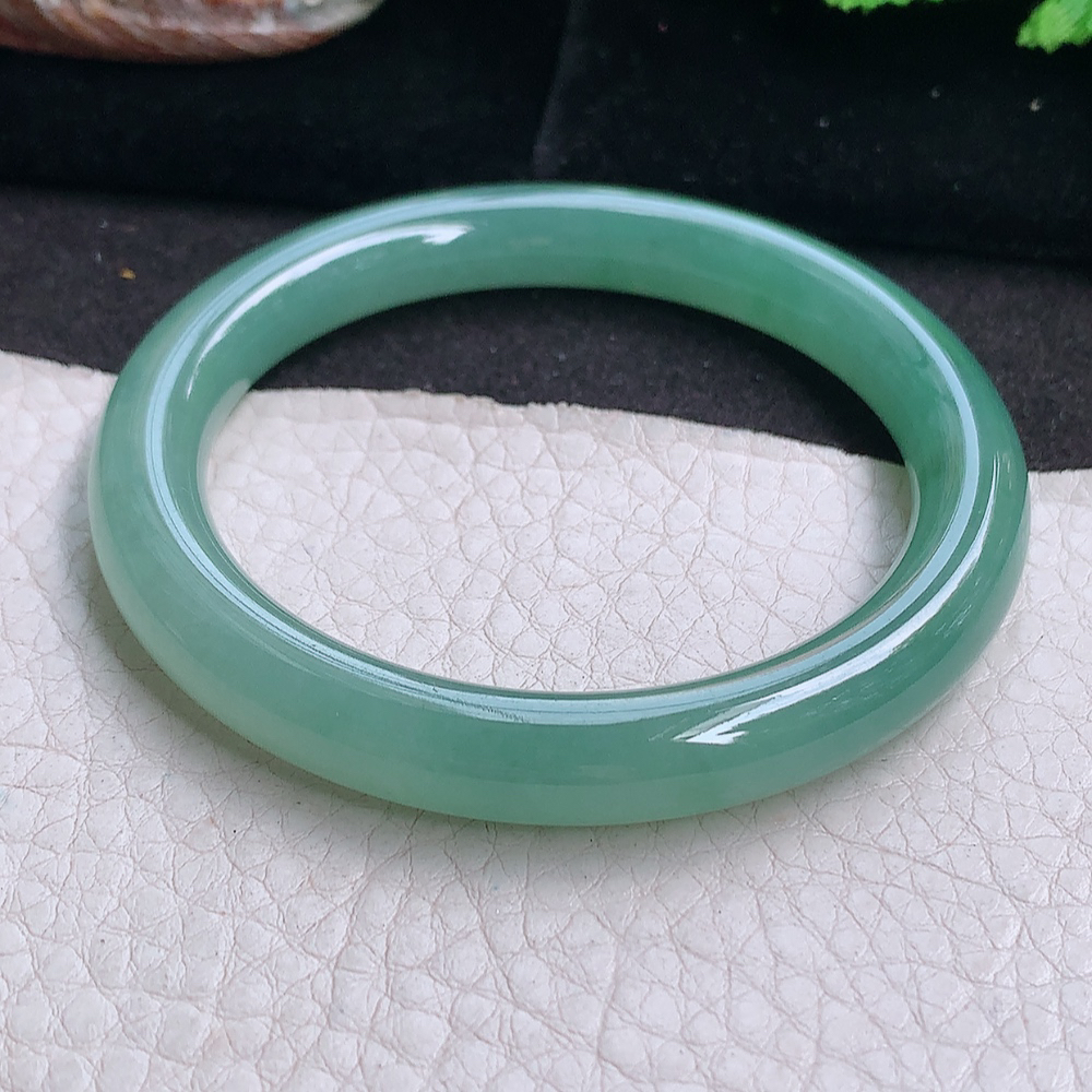 n小圈口52.5*8.5美人镯 缅甸翡翠a货玉手镯 晴绿胶感清秀圆条玉手环