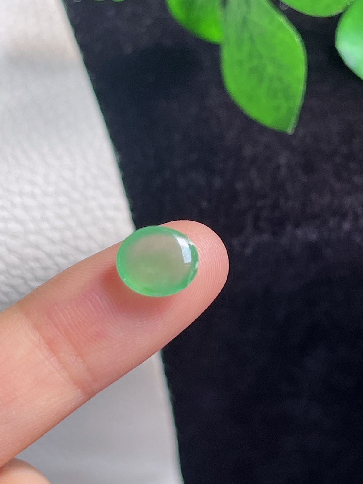 翡翠冰种浅绿色戒面