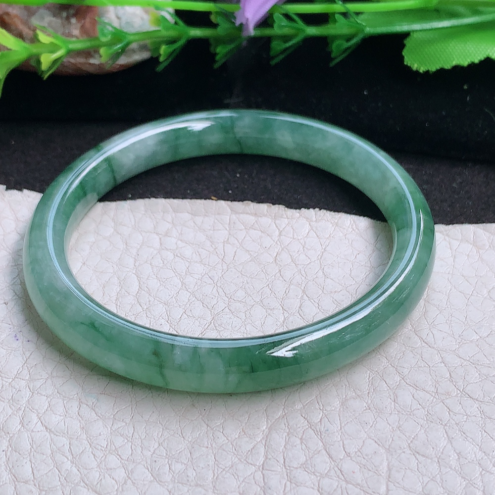 xh实拍55.5*50*8.2*7贵妃镯 缅甸翡翠a货玉手镯 冰飘花蛋形圆条玉手环