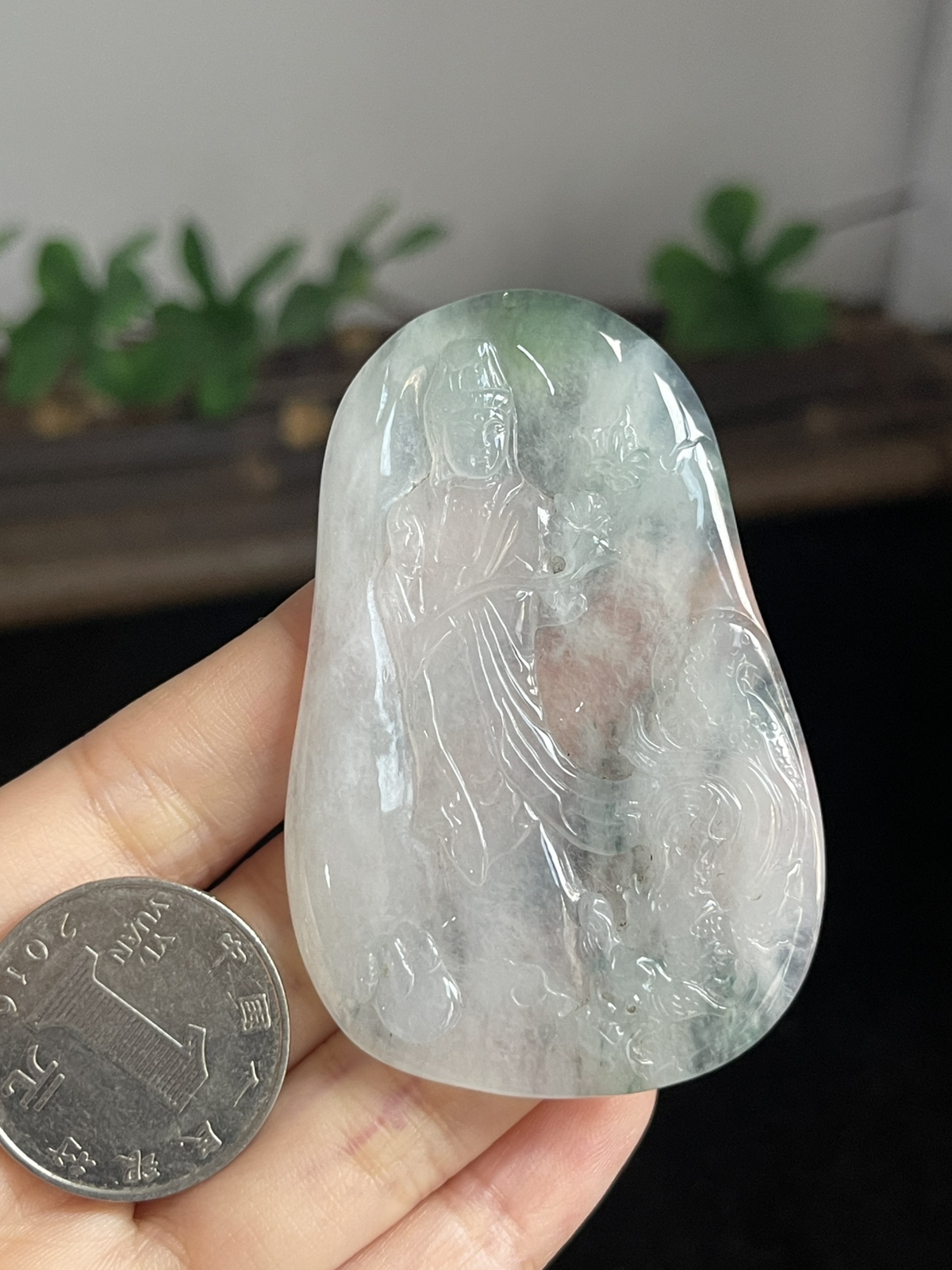 翡翠冰糯种飘绿吊坠