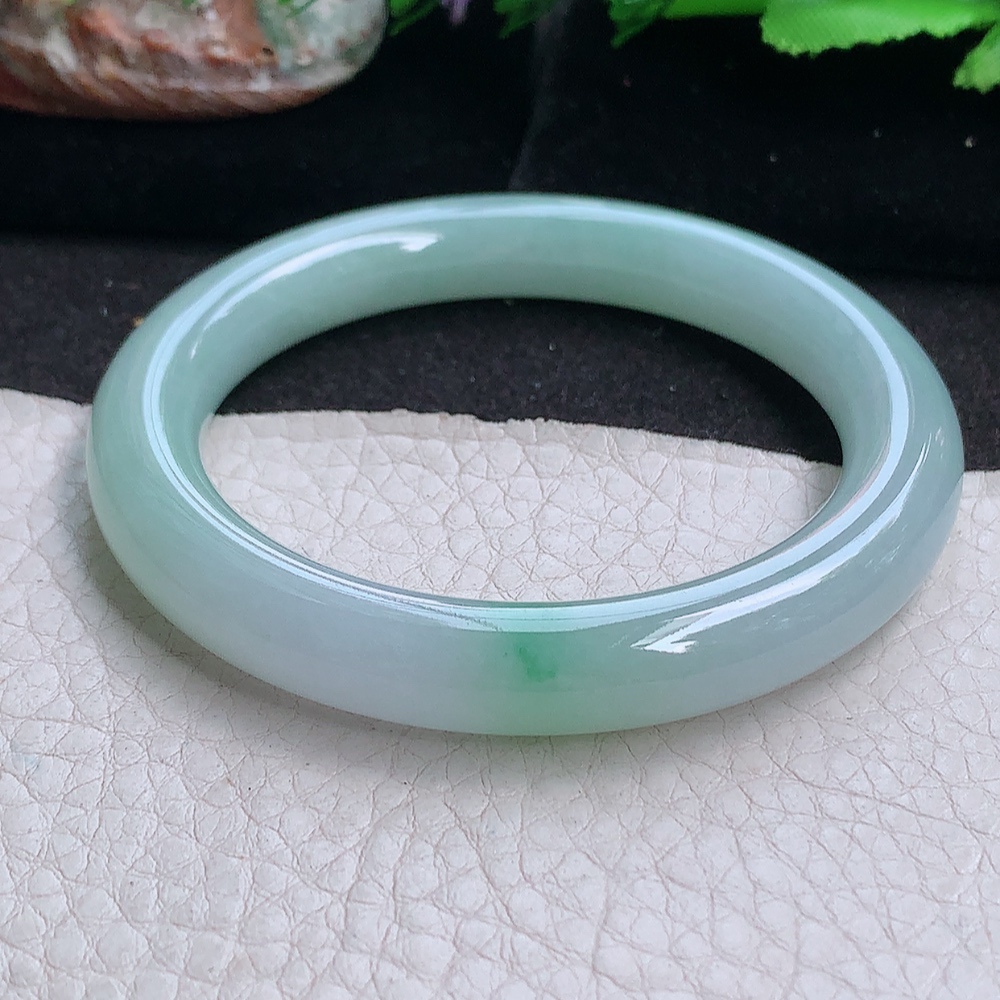 n小圈口52.5*9.3美人镯 缅甸翡翠a货玉手镯 清新胶感飘绿圆条玉手环