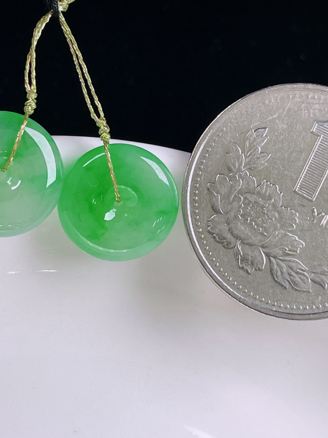 ️冰绿耳坠，老种起光，细底通透，尺寸：12.7/3.6mm0612
