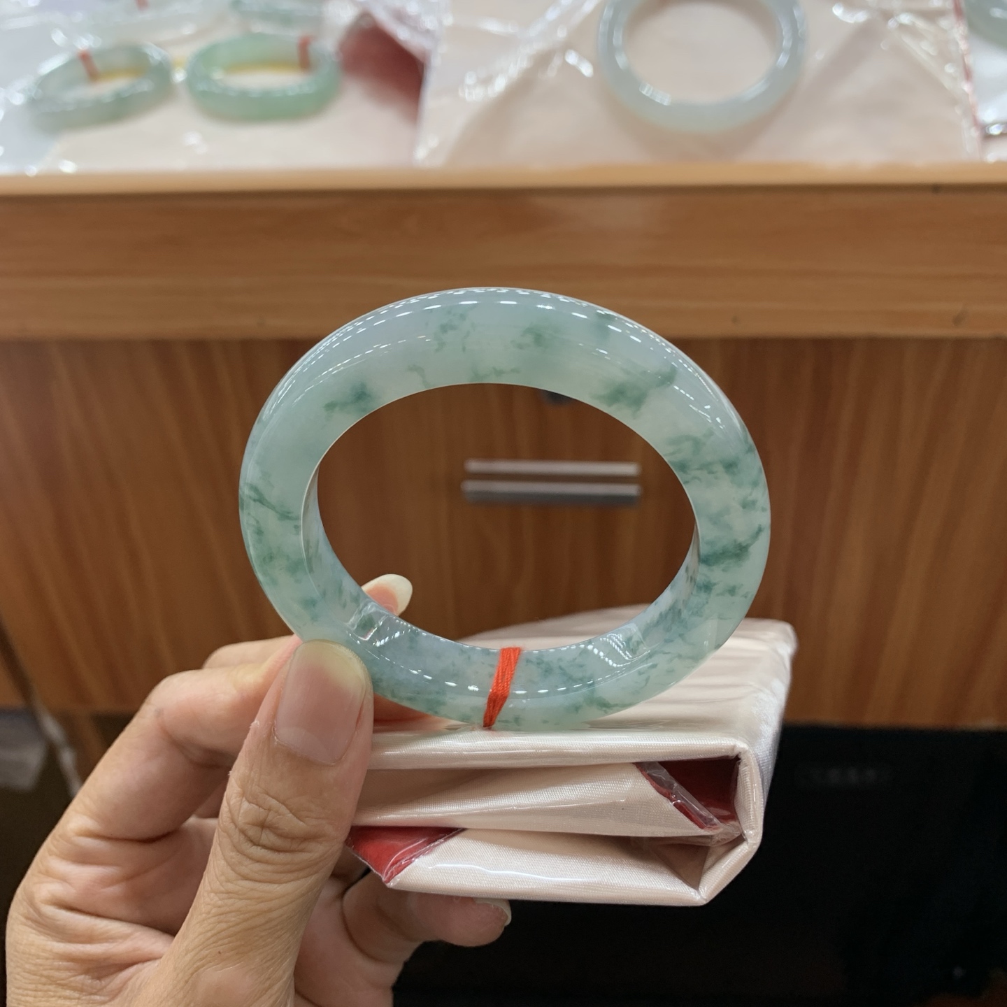 飘花正圈翡翠手镯 54.3-10.5-9.8