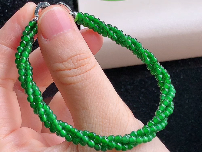 ️ 绿珠手链，尺寸取一2.7mm，包A附证书