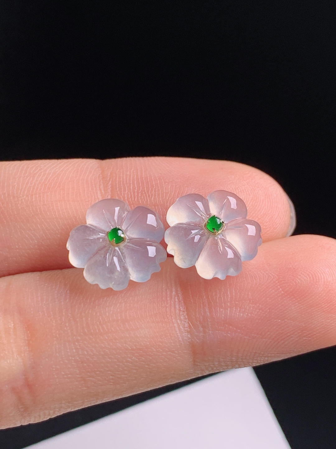 ️ 冰种花朵耳钉，冰透起光花瓣饱满，配阳绿蛋面清新雅致 0806