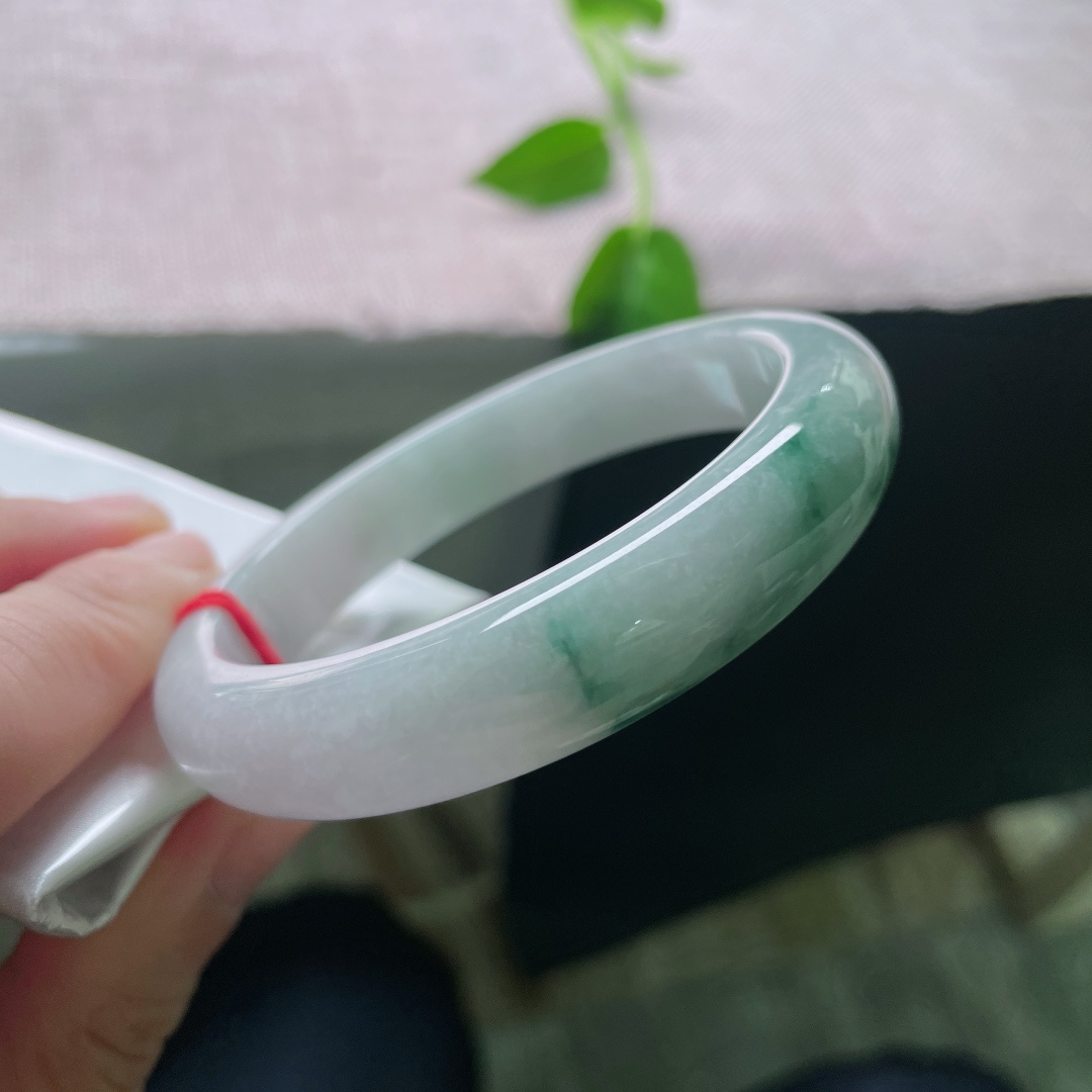 57.3/12.1/7.6，飘花正圈，水头好，种老水足，简约不简单，落落大方，无裂，ss54608a