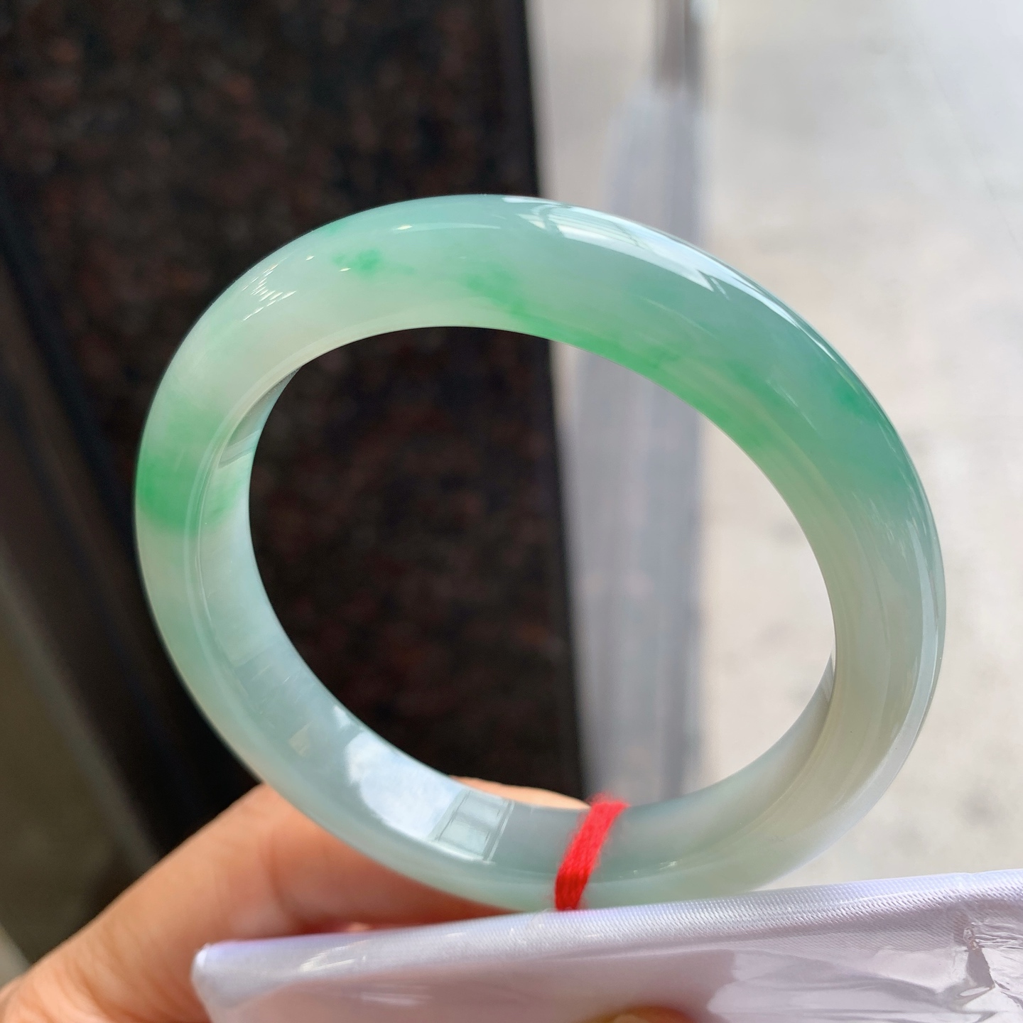正圈飘绿 微细纹 尺寸：52.8/10/8 细腻