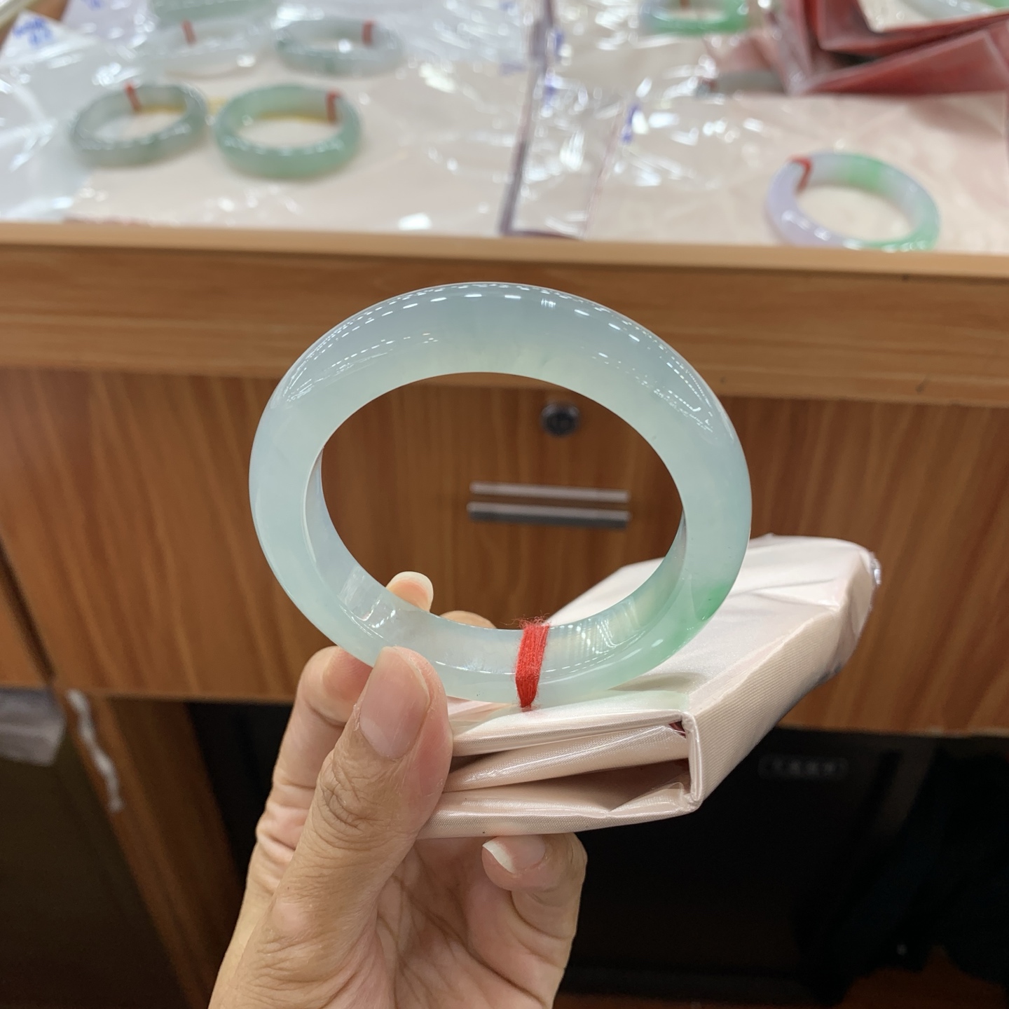 060930JJ 冰飘绿正圈翡翠手镯 57.6-12.6-10.1