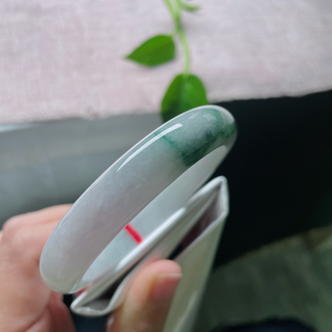57.3/12.1/7.6，飘花正圈，水头好，种老水足，简约不简单，落落大方，无裂，ss54608a