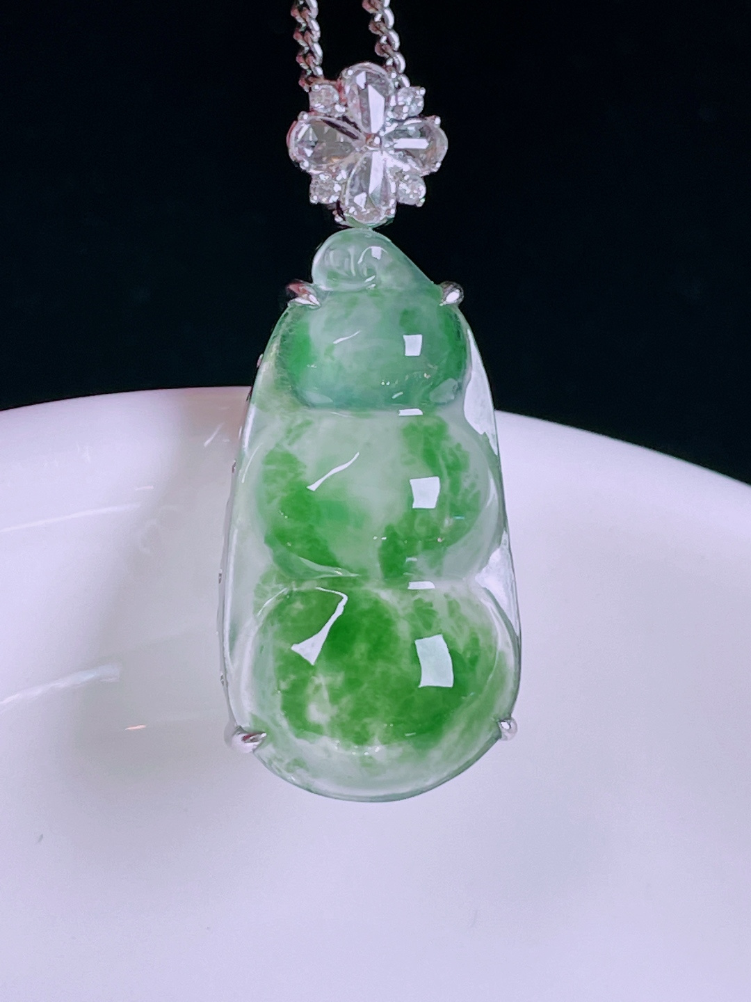 冰绿福豆，老种起光，细底通透，尺寸：31.5/13/7mm0612