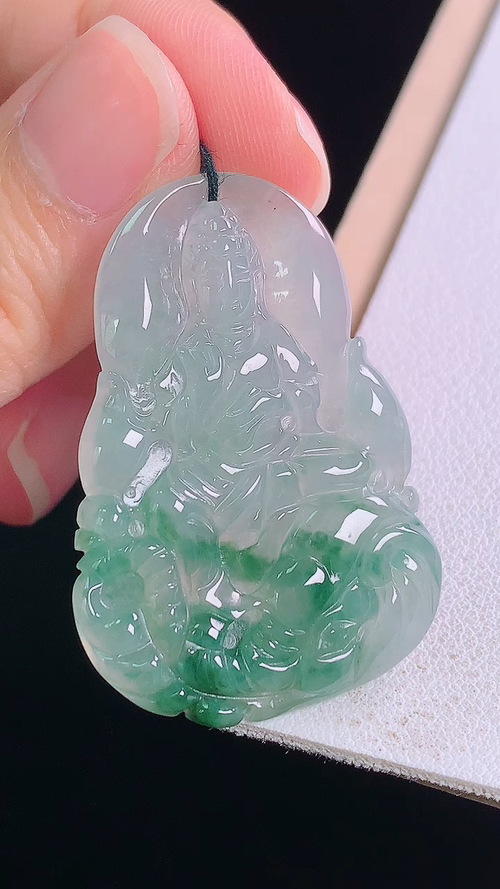 冰飘花普贤菩萨，一刀切，无裂，尺寸:39.0-26.4-4.2mm