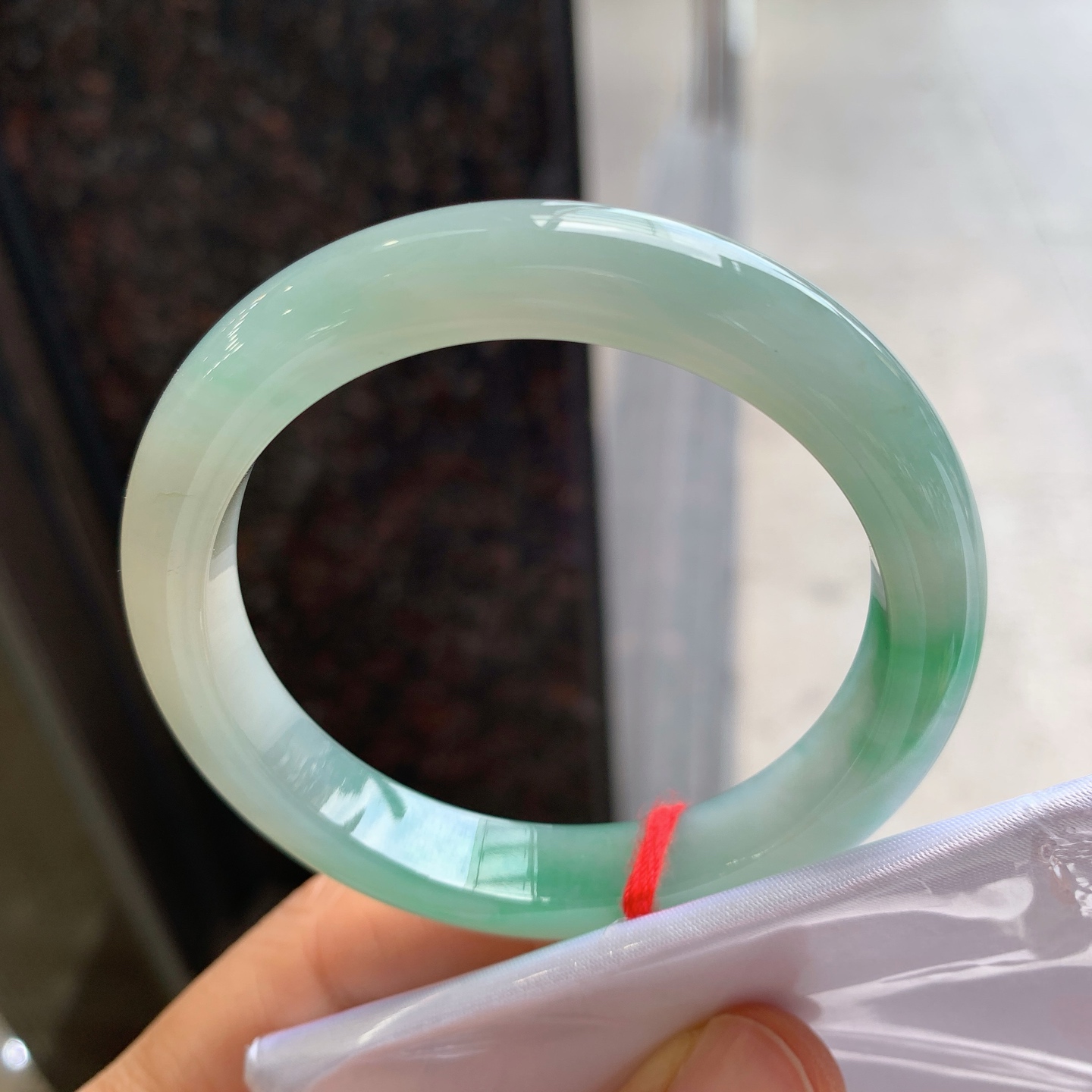 正圈飘绿 微细纹 尺寸：52.8/10/8 细腻
