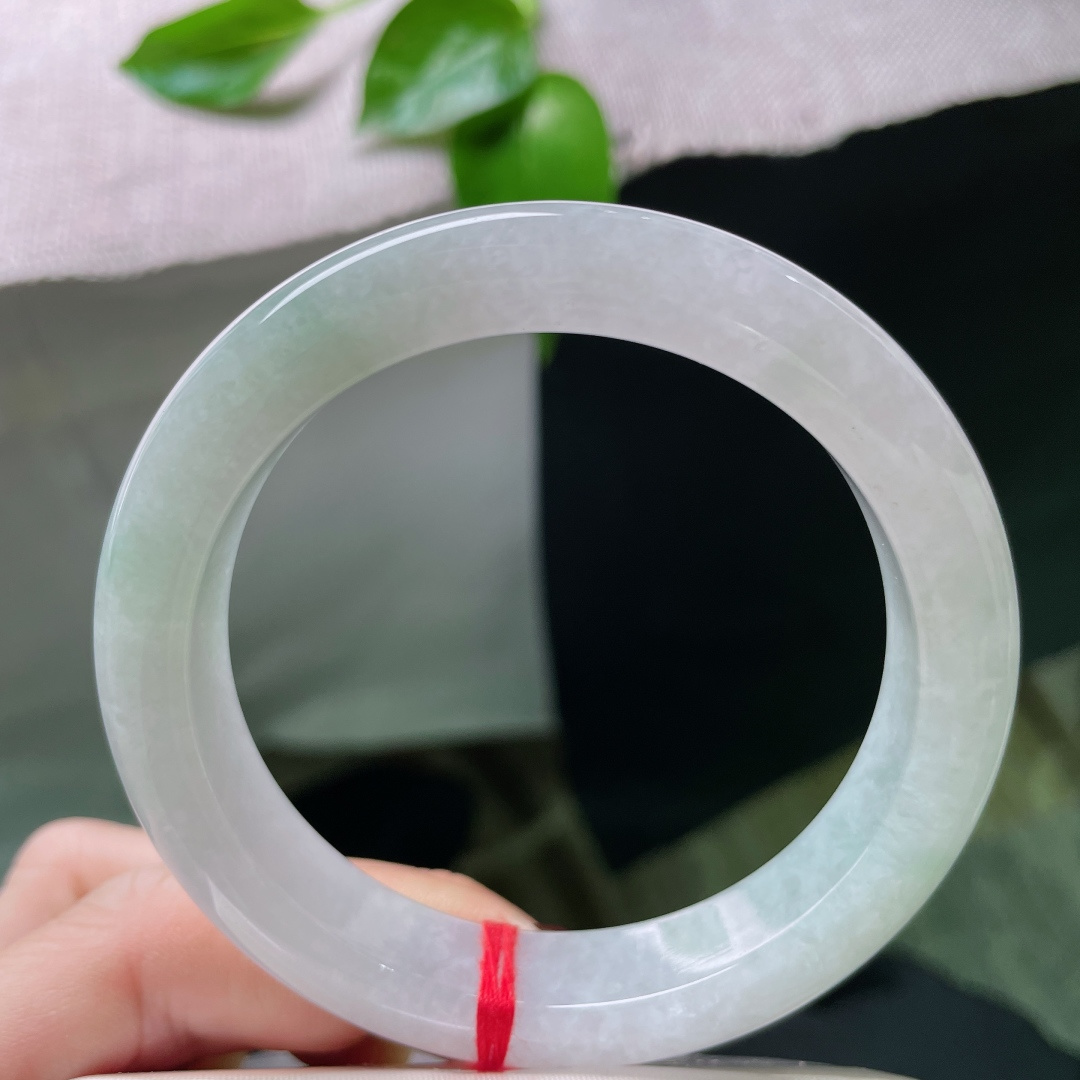 56.6/12.1/8.9，淡绿底正圈，气质自扬，不争不抢却自有风骨。有棉线，ss52786a