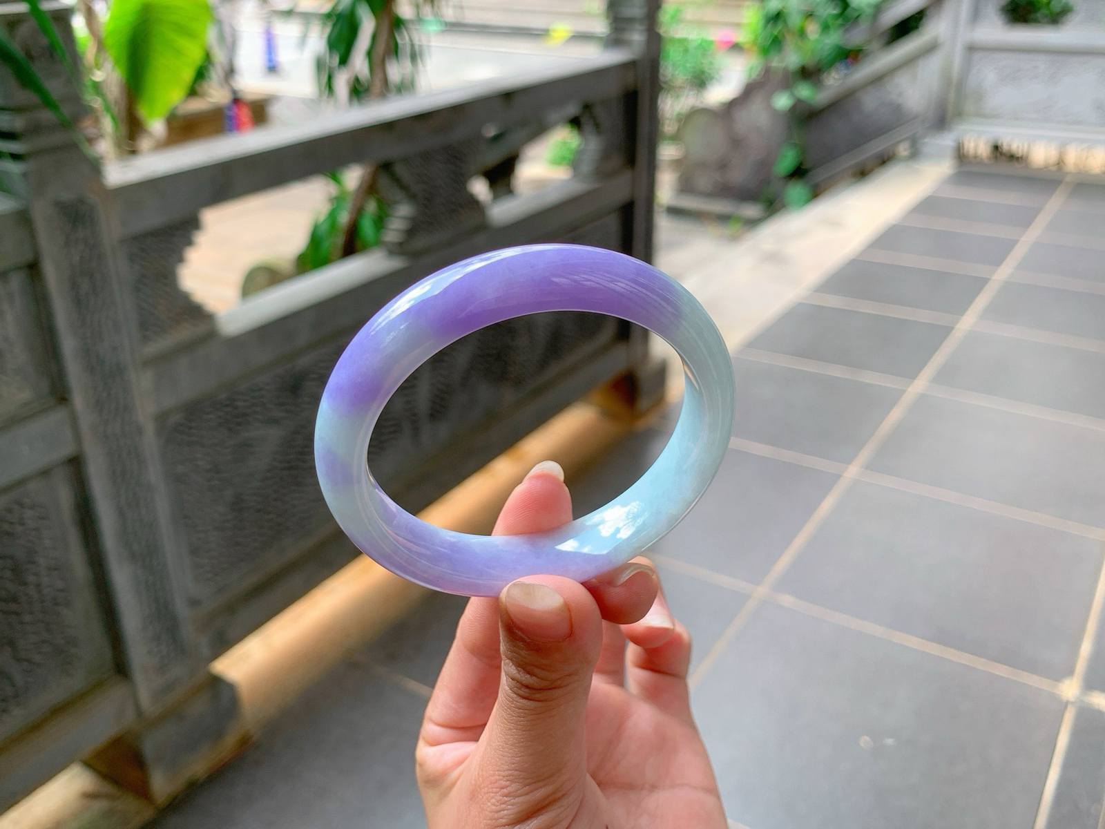 ｜57圈口
浓紫，两大截特妖艳的色，富贵感拉满了，妖艳夺目，优雅大方，