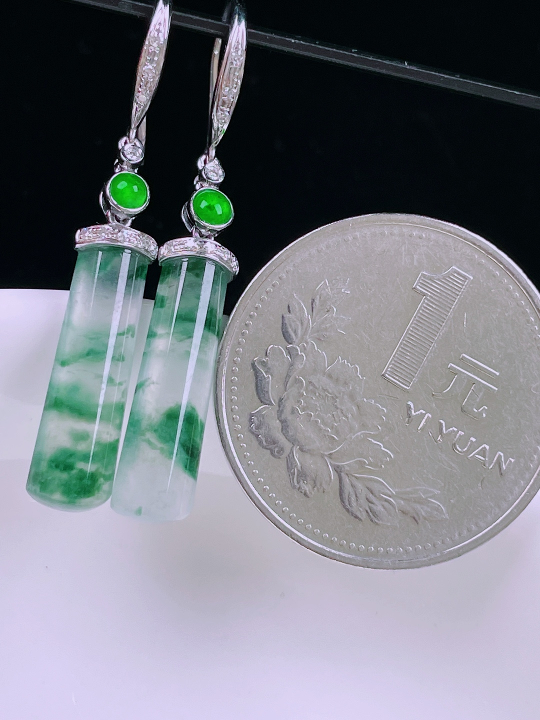 ️，冰种耳坠，老种起光，细底通透，尺寸：裸石19/5.8/3.6mm0612