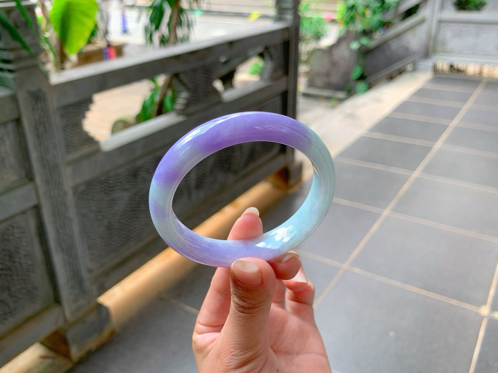 ｜57圈口
浓紫，两大截特妖艳的色，富贵感拉满了，妖艳夺目，优雅大方，