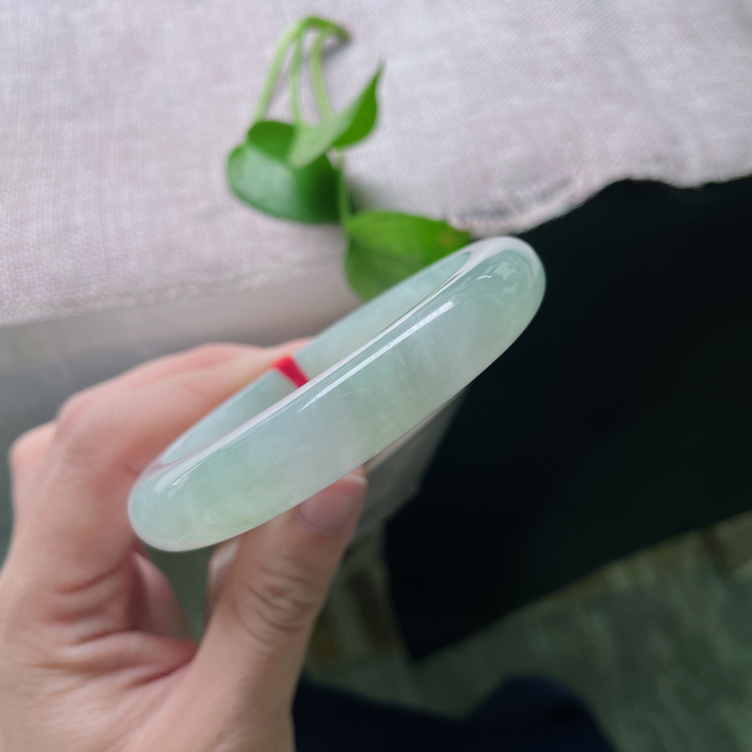 57.3/11.9/8.6晴绿底正圈，干净清爽，淡雅倾心，柔情似水，佳期如梦。有棉线。ss51458a