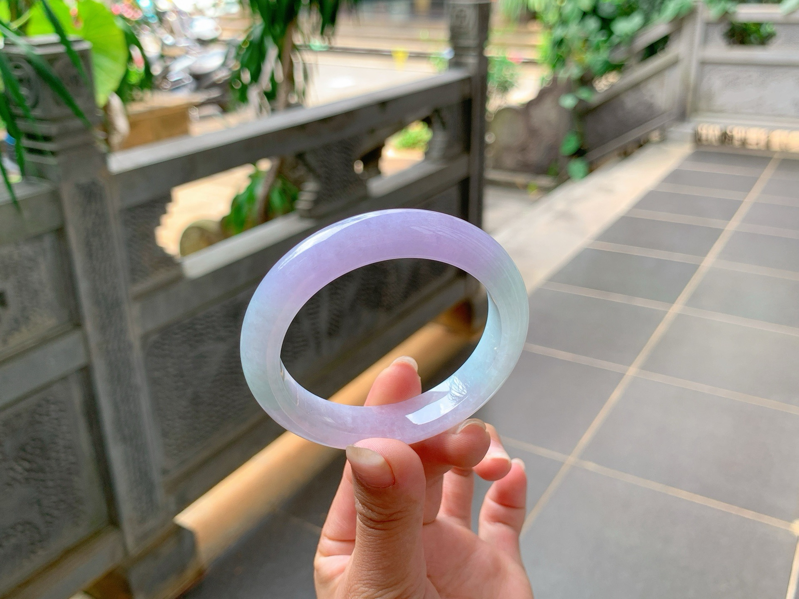 ｜53圈口
浓春彩，一大截妖紫的富贵感满满的，背面飘一抹枫叶红，增添一抹风味