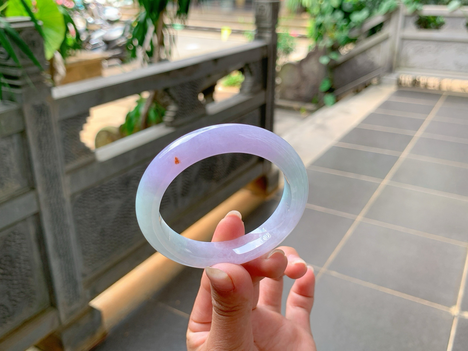 ｜53圈口
浓春彩，一大截妖紫的富贵感满满的，背面飘一抹枫叶红，增添一抹风味